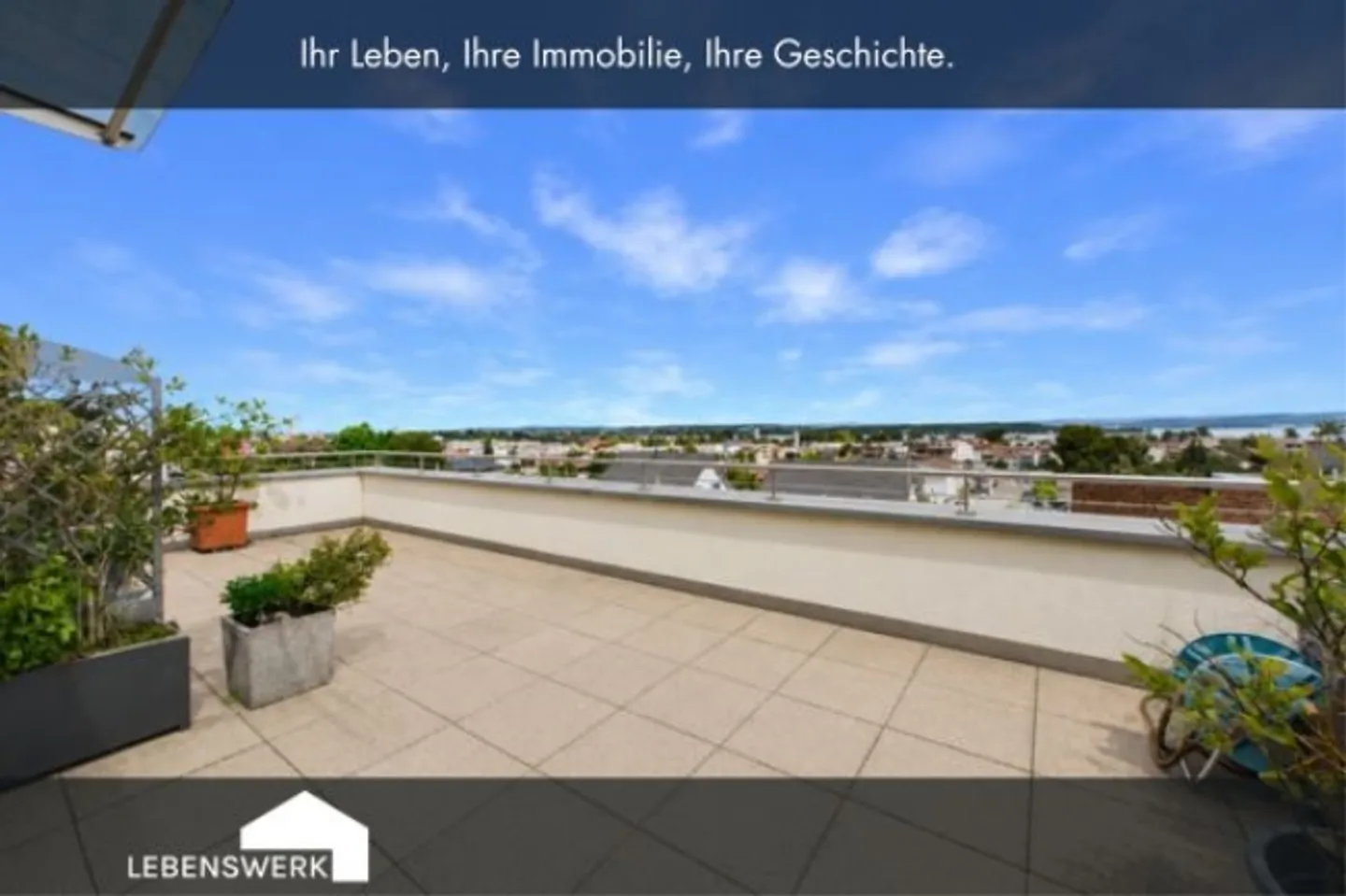 Casa unifamiliare con vista sul lago, terrazza attica, giardino e doppio garage - Foto 1 di 1