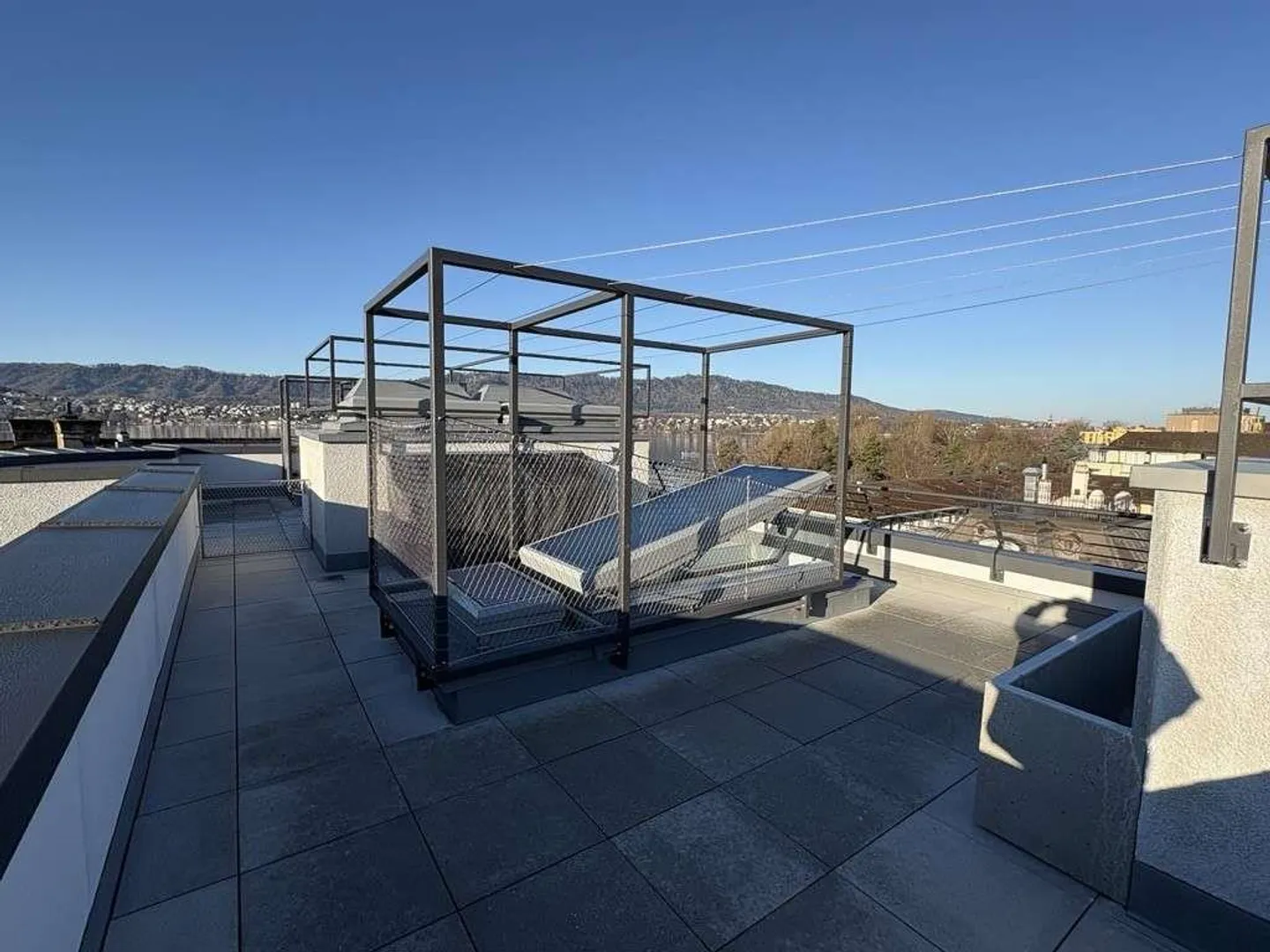 Appartement penthouse exclusif avec terrasse privée et vue sur le lac à Zurich Seefeld - Photo 2 sur 15