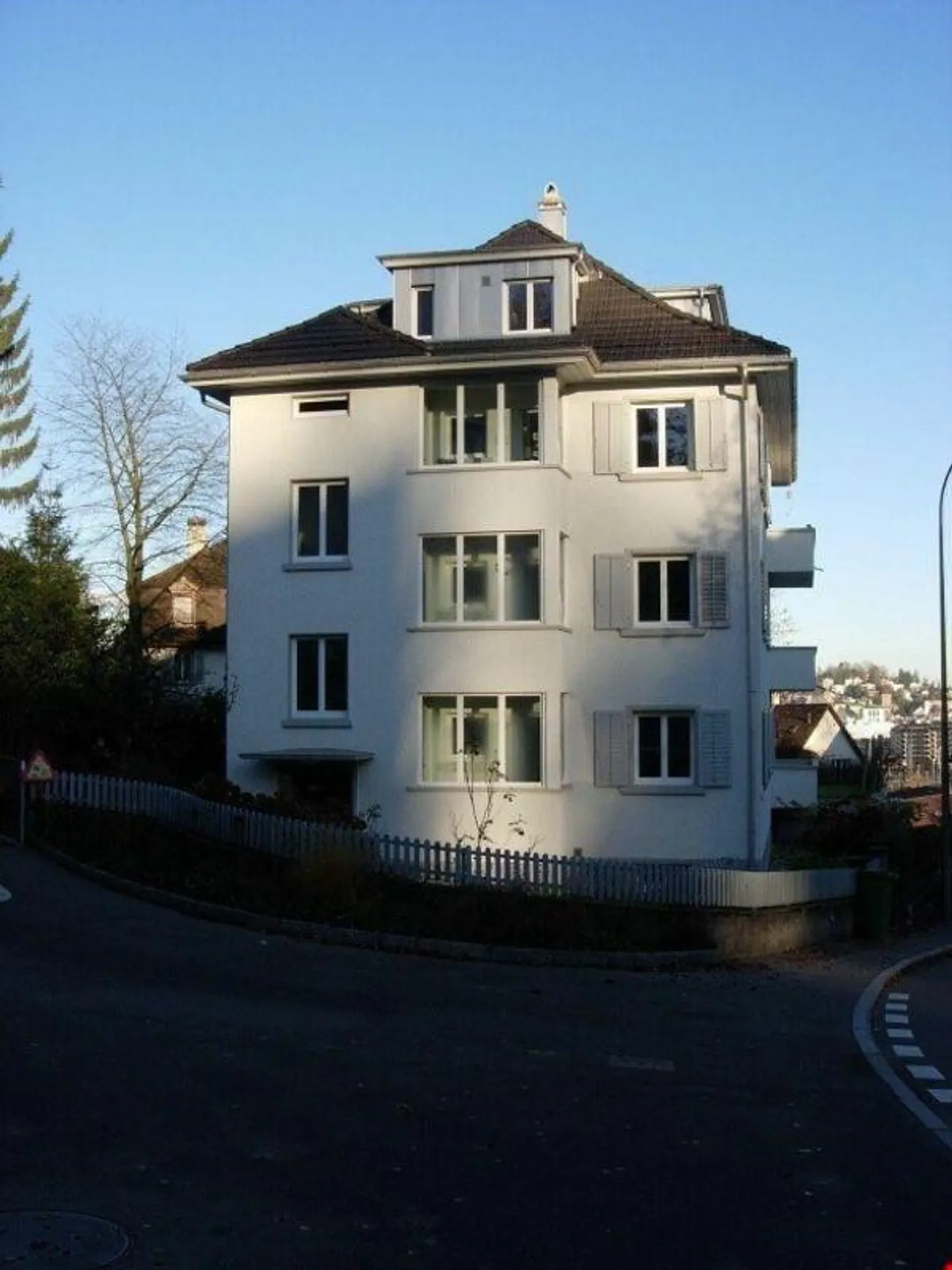 Spazio commerciale in affitto nel seminterrato - Foto 1 di 3