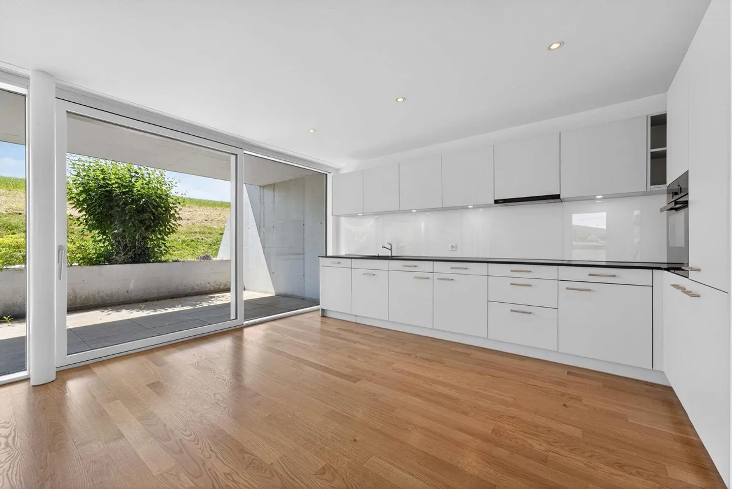 Modern and bright 5.5-room apartment with a large terrace of 35.5m2... - Photo 5 of 33