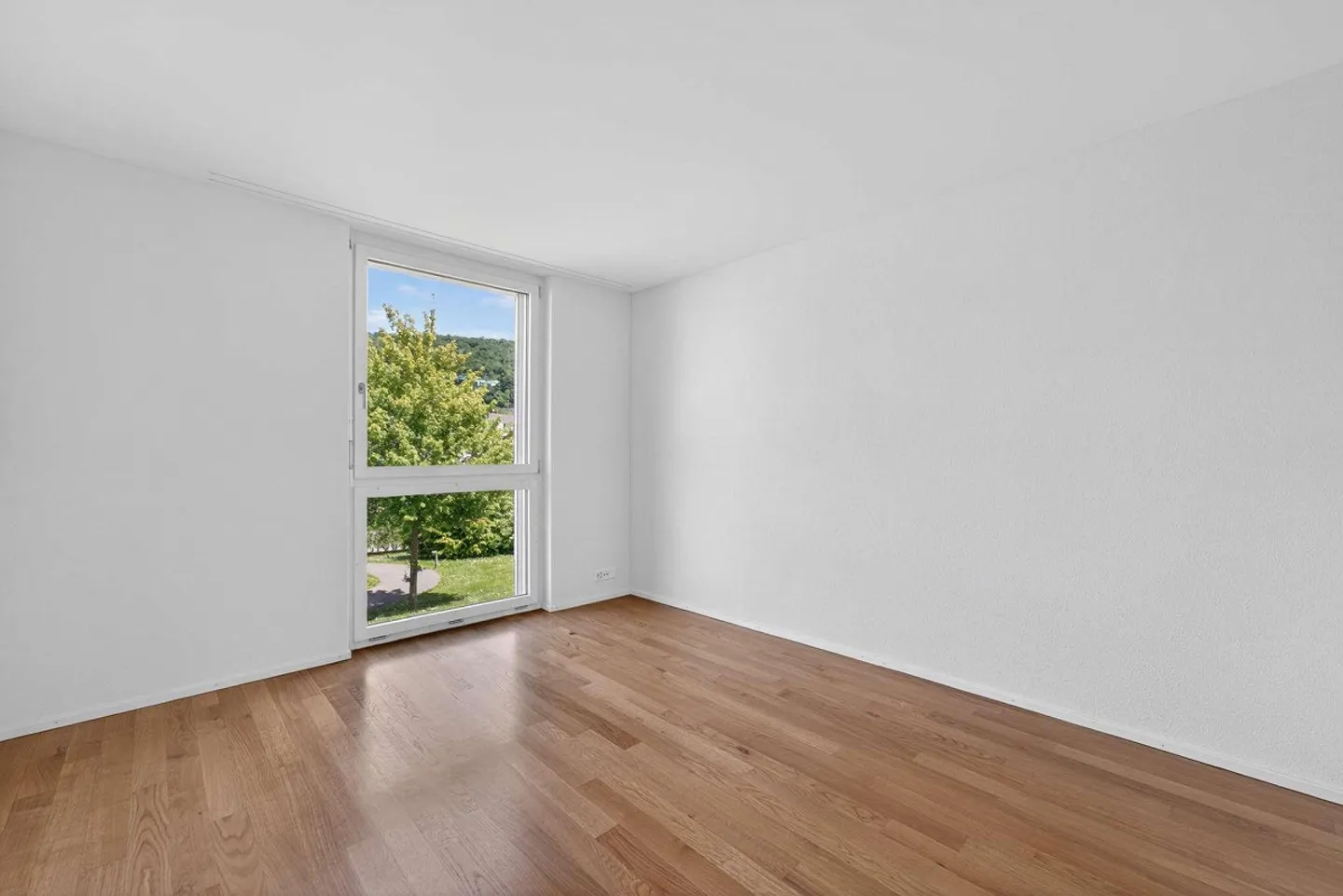 Modern and bright 5.5-room apartment with a large terrace of 35.5m2... - Photo 6 of 33