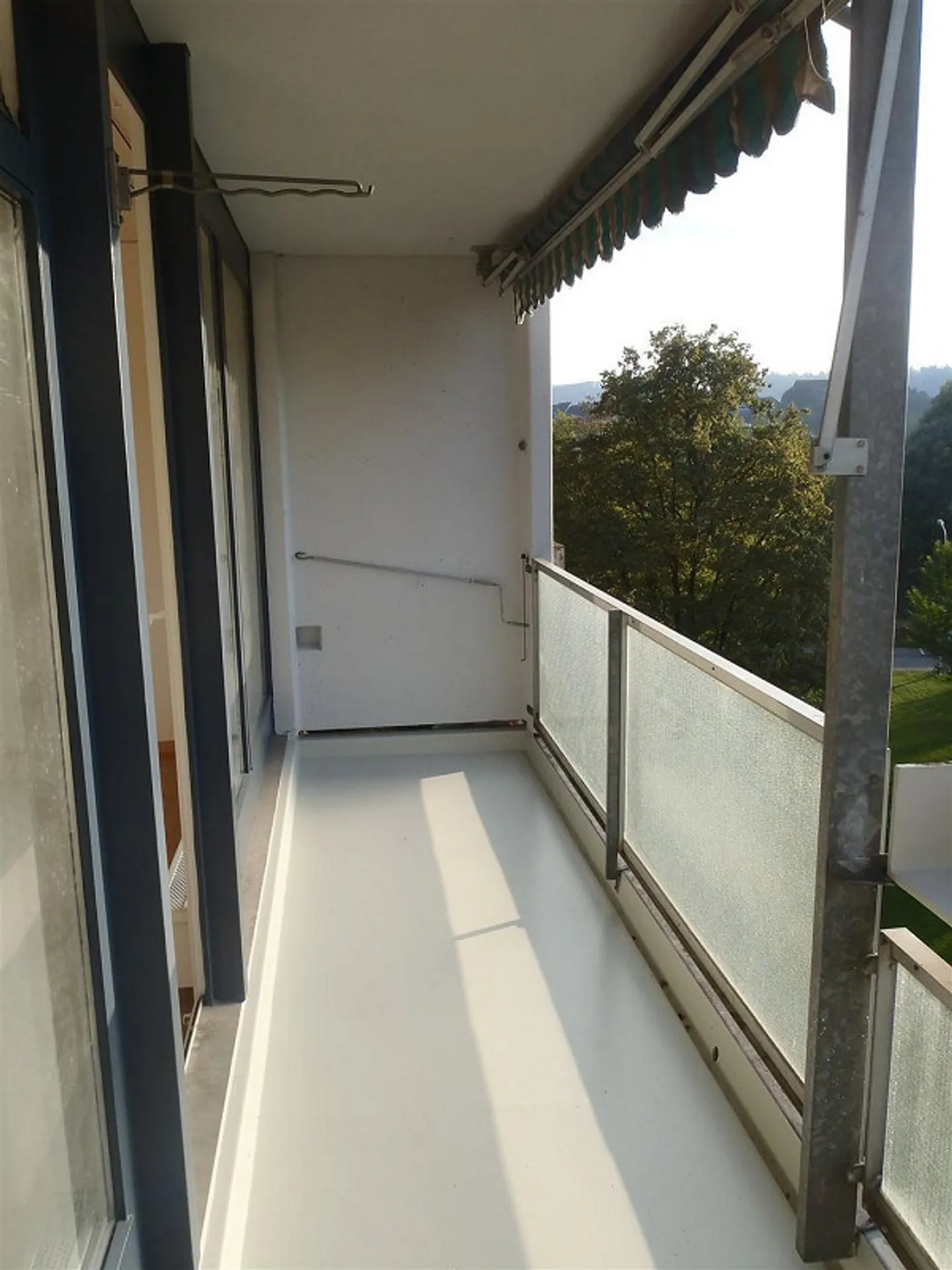 Appartement moderne avec balcon - Photo 3 sur 5