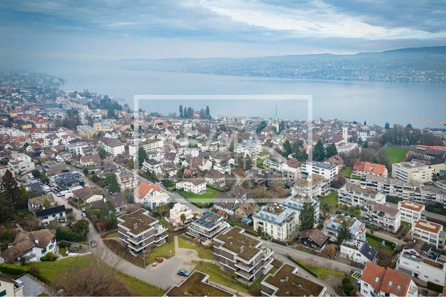 Unica casa unifamiliare di 7 stanze con interni di alta qualità in vendita a Horgen! - Foto 1 di 13