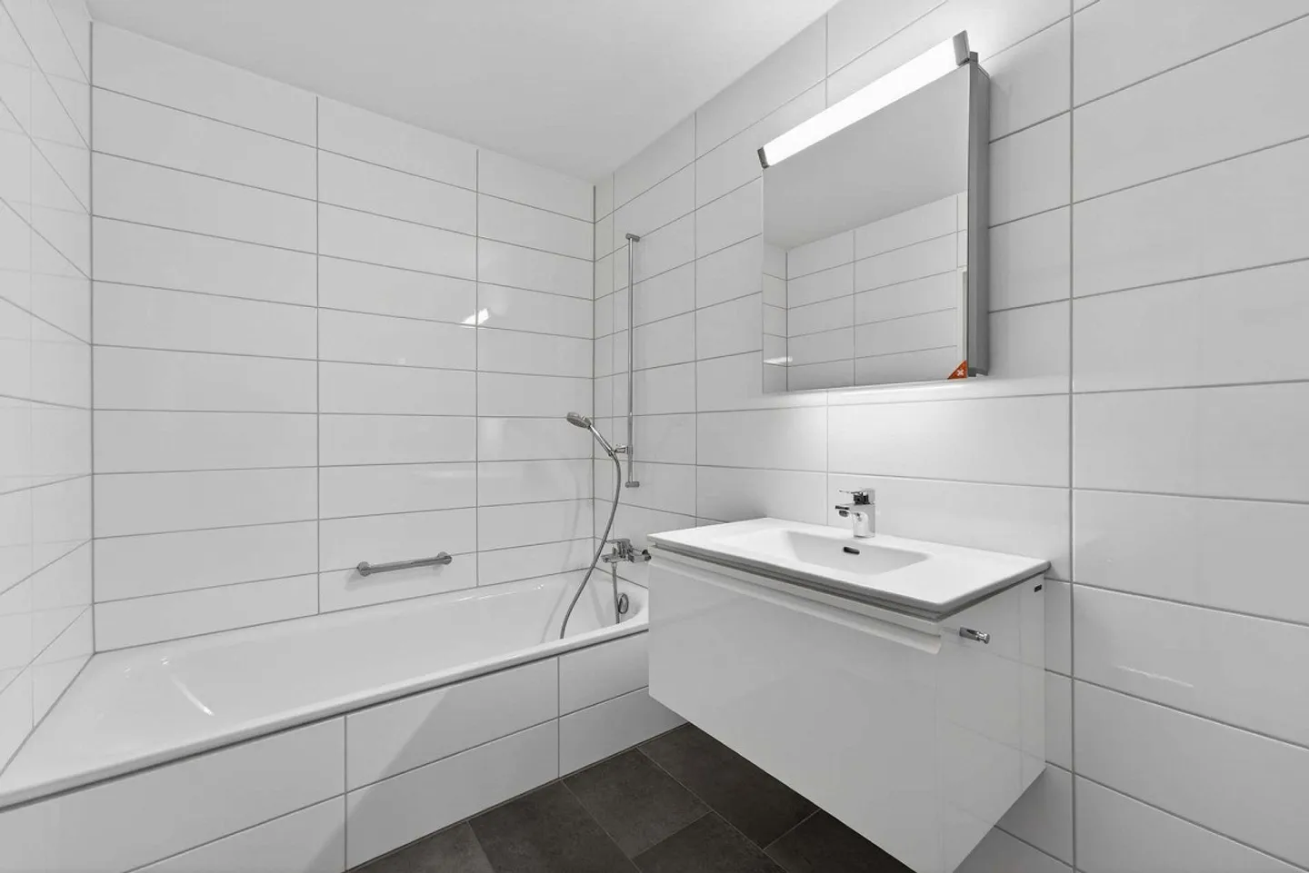 Modern and bright 5.5-room apartment with a large terrace of 35.5m2... - Photo 10 of 33