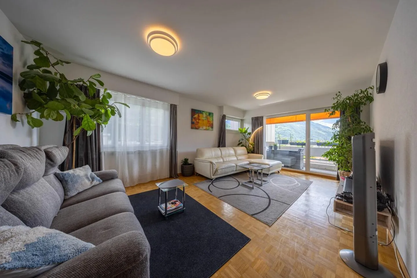 Spacious 4.5 rooms with balcony - Photo 1 of 11