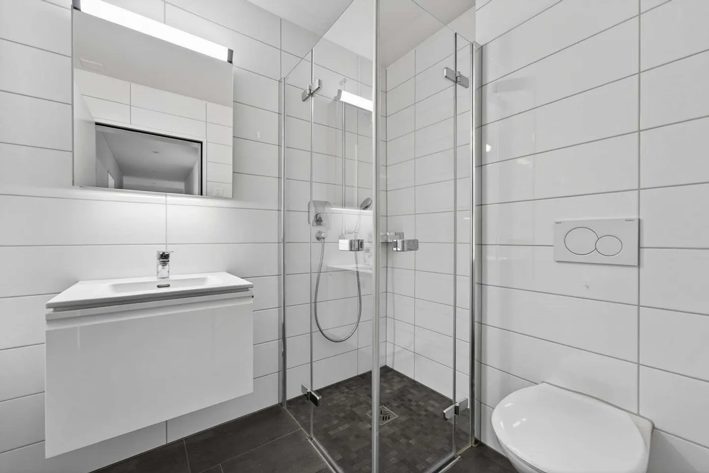 Modern and bright 5.5-room apartment with a large terrace of 35.5m2... - Photo 11 of 33