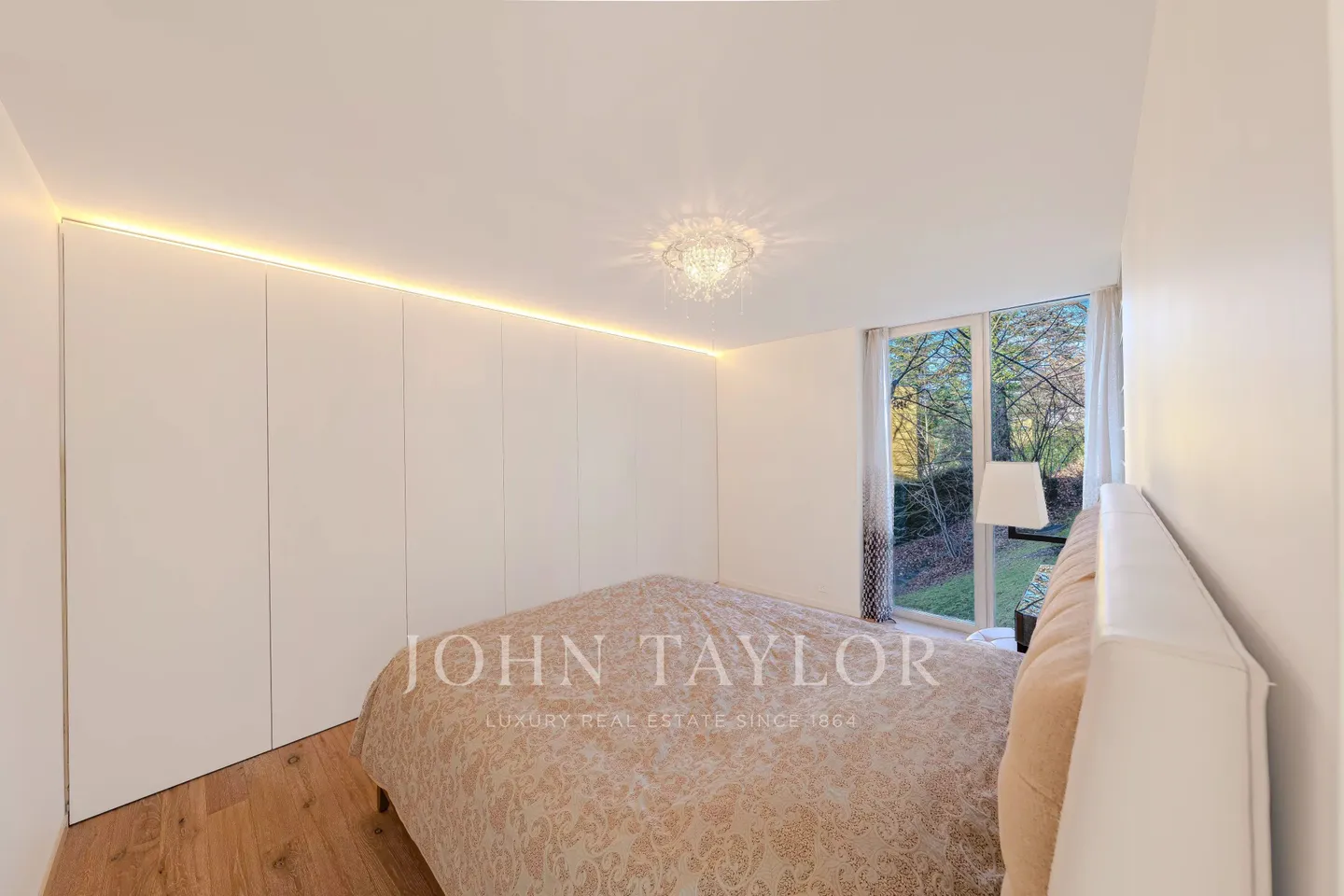 EXKLUSIVITÄT! Ausgezeichnetes 4.5-Zimmer-Contemporary mit Panoramablick auf den See - Foto 5 di 6