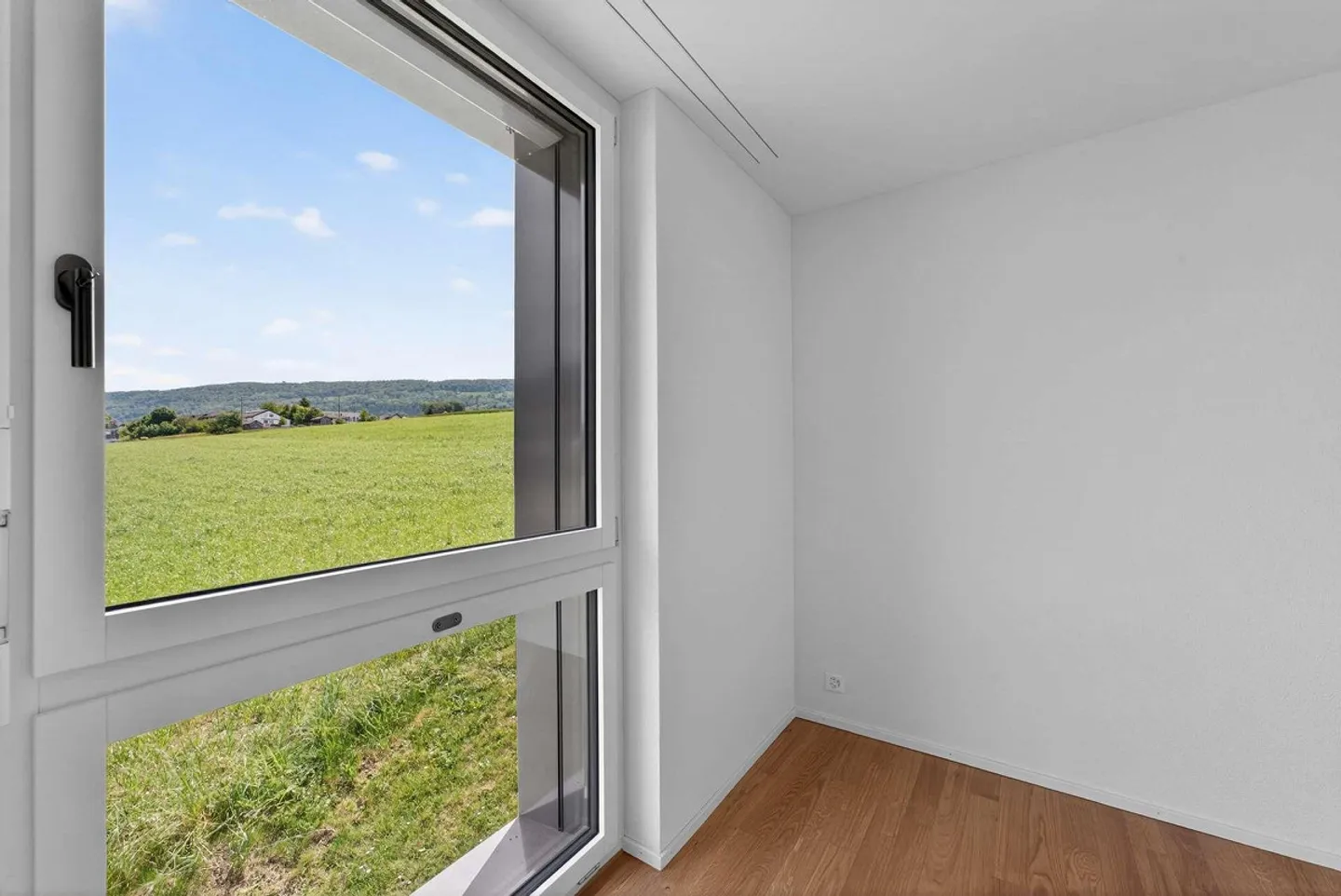Modern and bright 5.5-room apartment with a large terrace of 35.5m2... - Photo 8 of 33