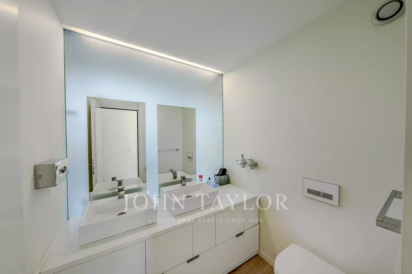 EXKLUSIVITÄT! Ausgezeichnetes 4.5-Zimmer-Contemporary mit Panoramablick auf den See - Foto 6 di 6