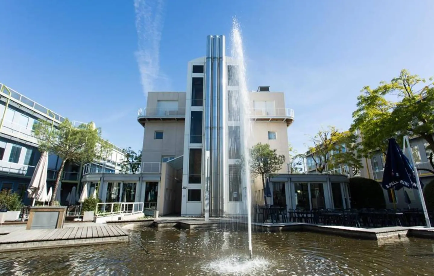 Locaux commerciaux en zone FTI d'env 1100 m2 à Plan-les-Ouates - Photo 2 sur 5