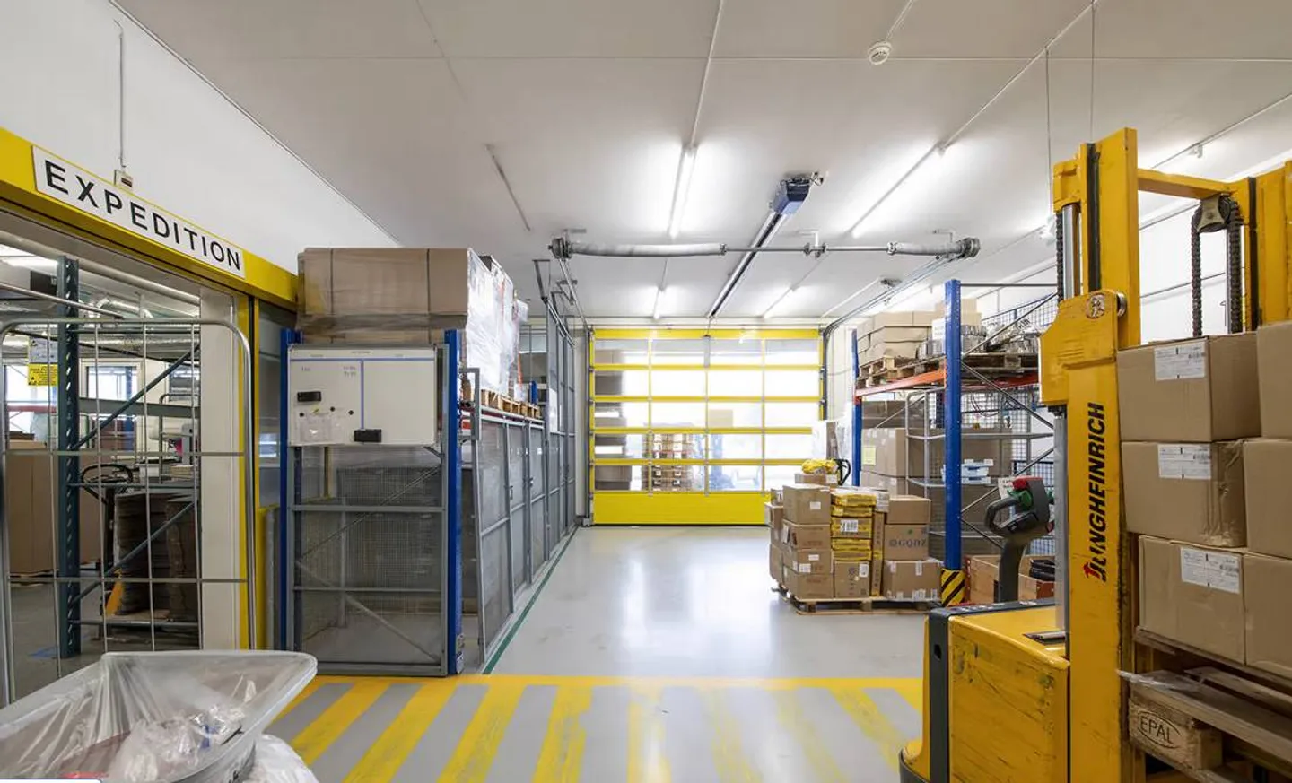 Locaux commerciaux en zone FTI d'env 1100 m2 à Plan-les-Ouates - Photo 4 sur 5