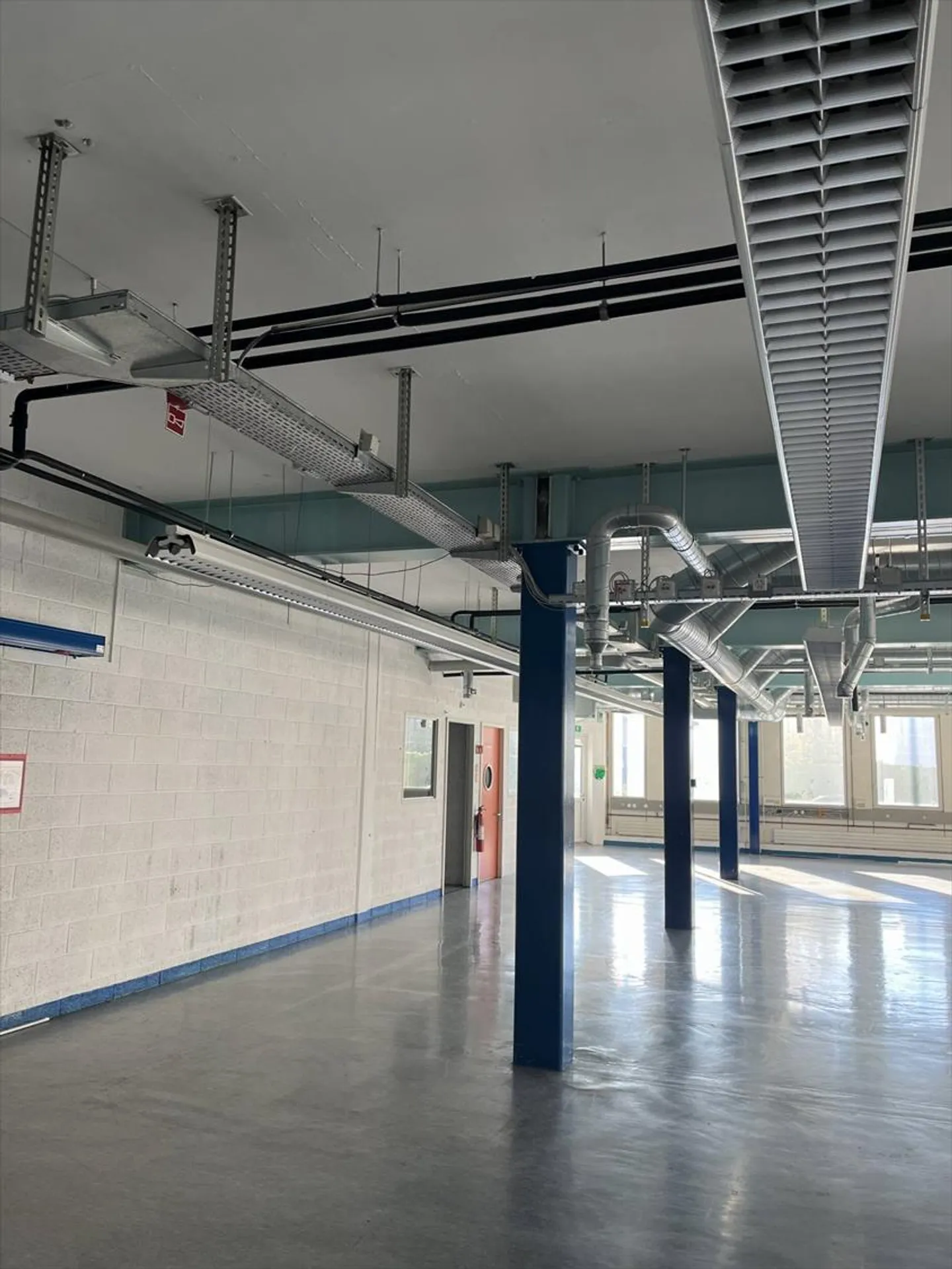 Locaux commerciaux en zone FTI d'env 1100 m2 à Plan-les-Ouates - Photo 5 sur 5