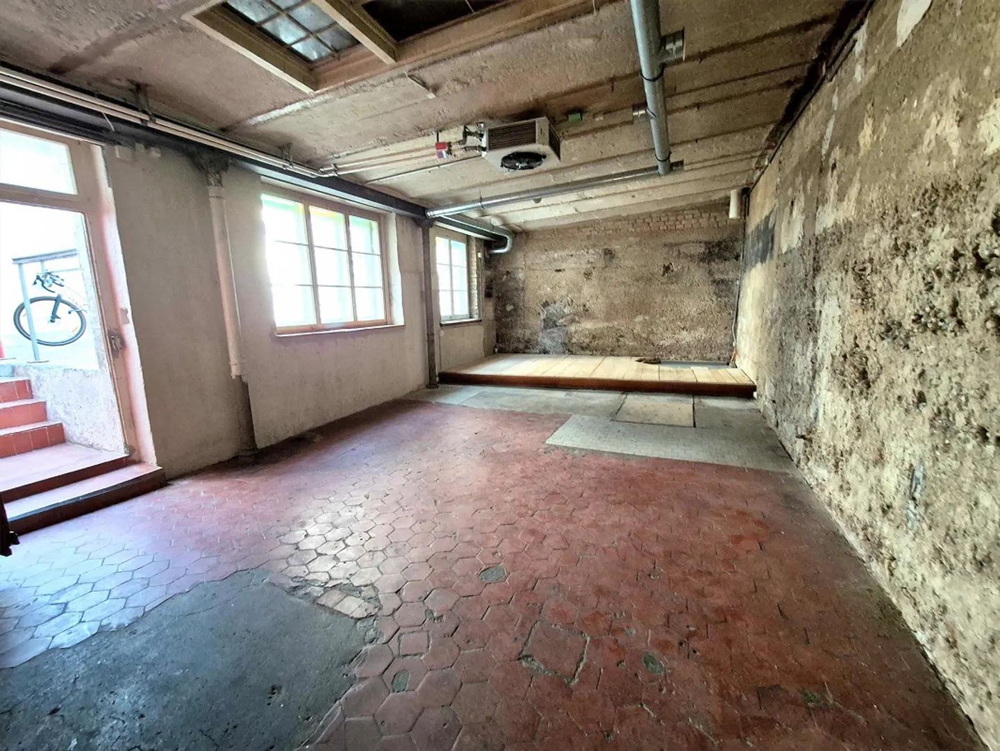 Grosszügiges Atelier vielseitig nutzbar - Foto 2 von 6