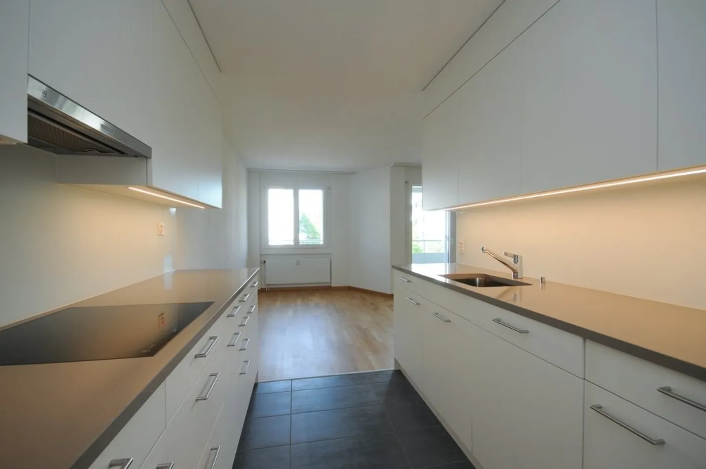 Appartamento Familiare Moderno in Affitto - Foto 2 di 9