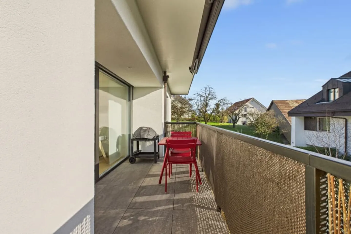 Beautiful recent and bright apartment - Photo 3 of 9