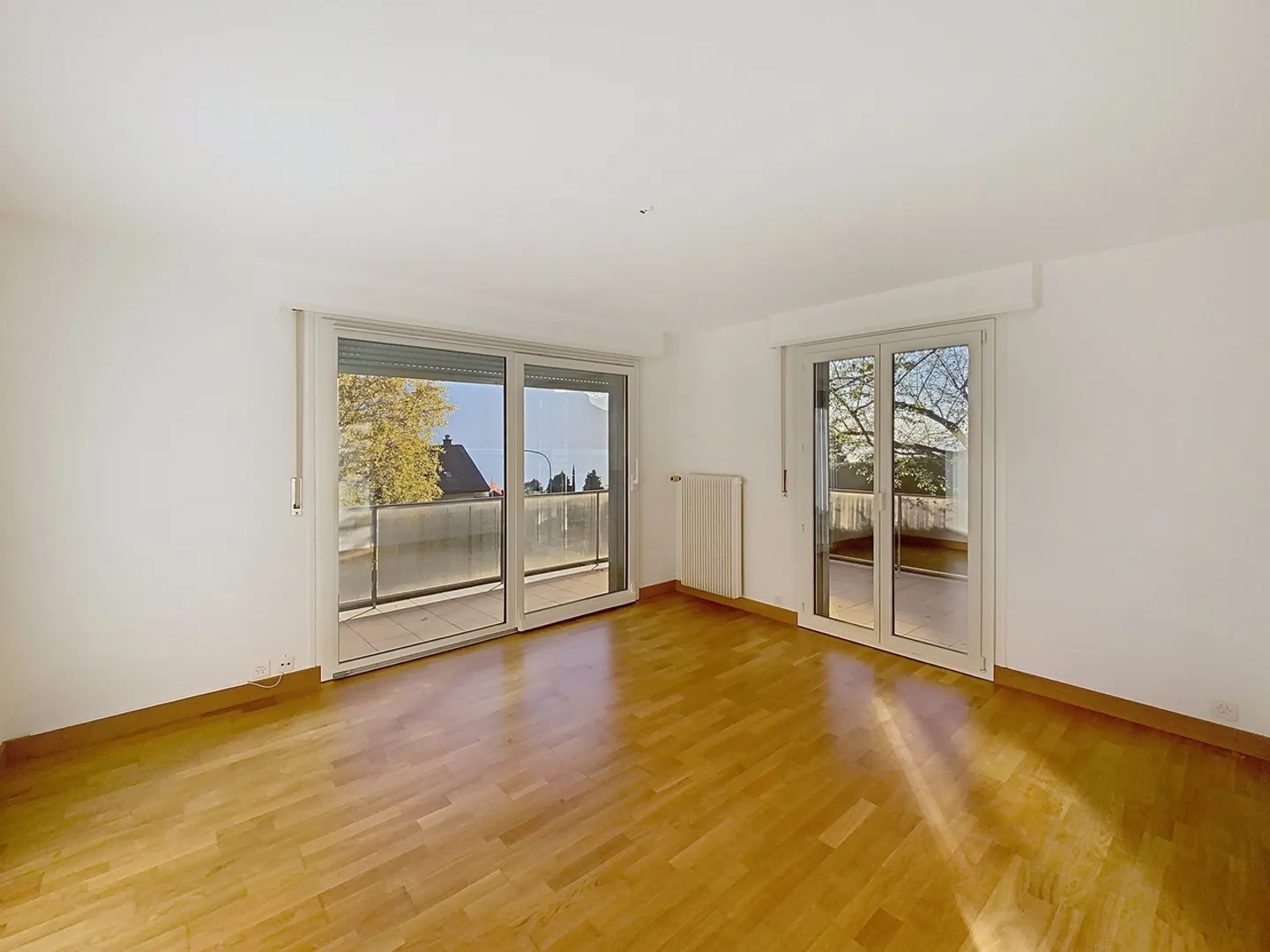 Spacious 5.5-room apartment with lake view - Photo 5 of 10