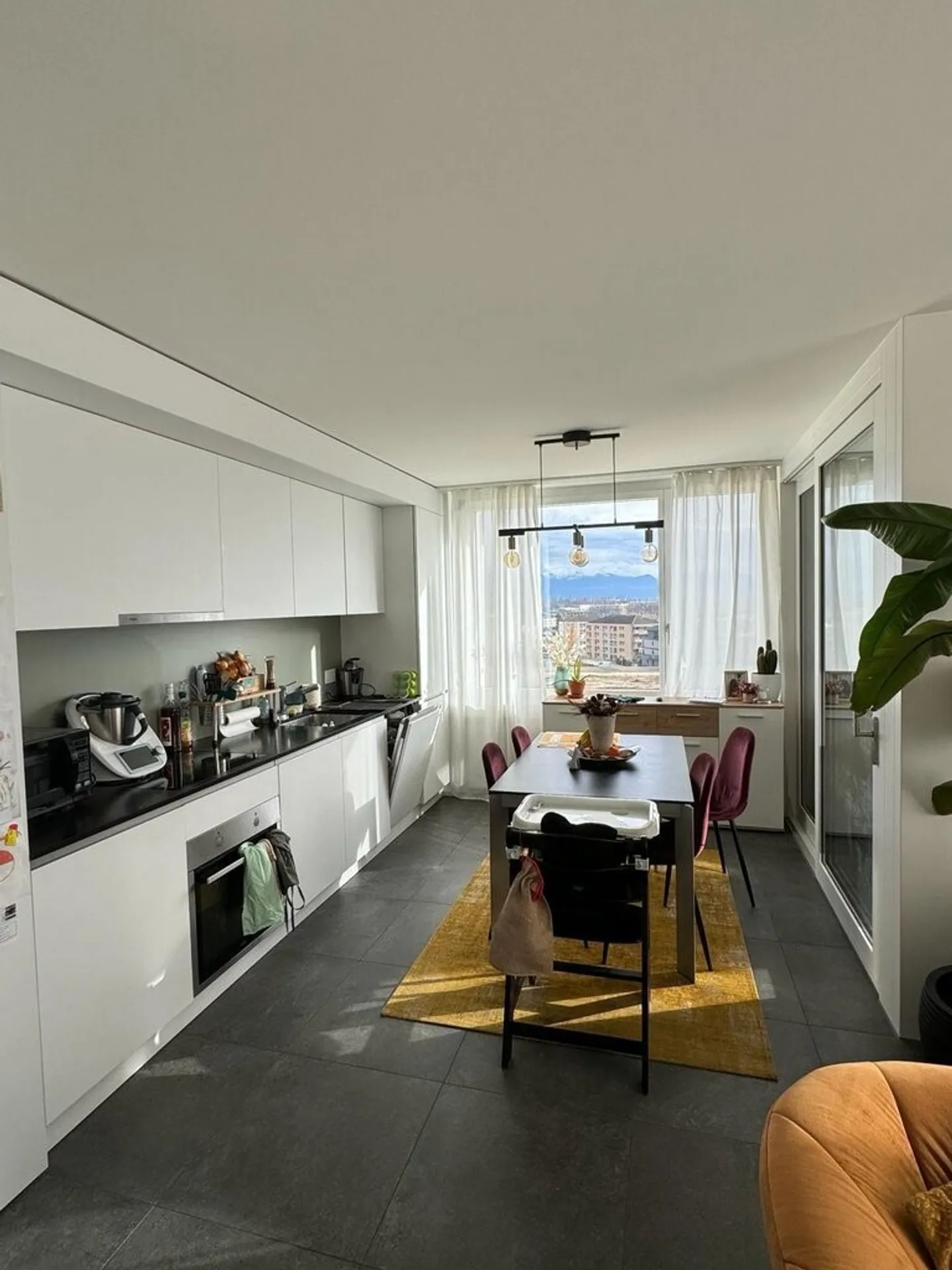 Appartamento moderno con funzionalità smart - Foto 3 di 9