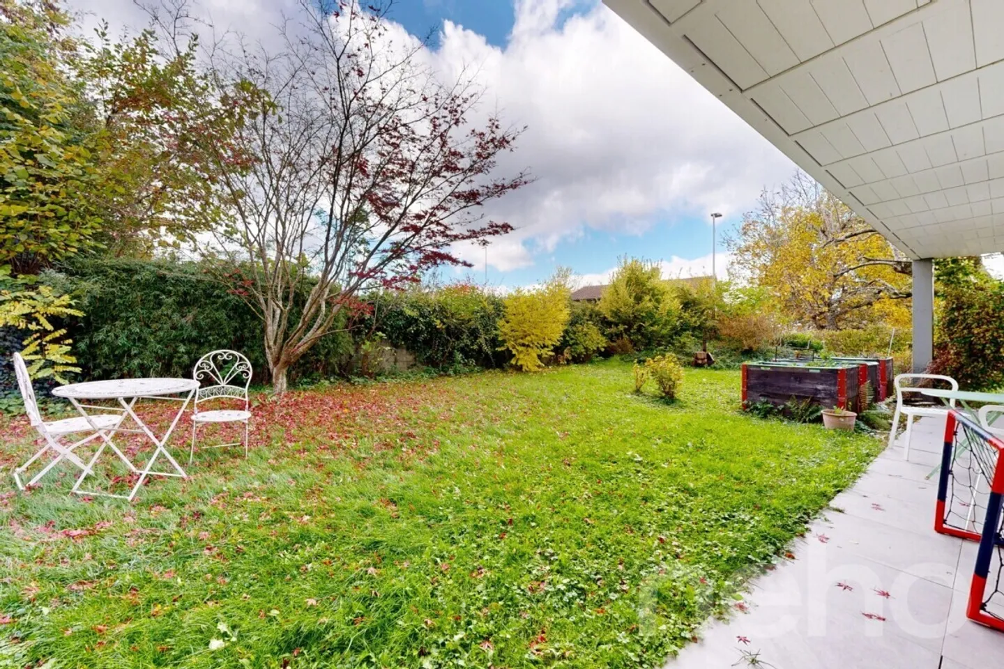 Magnificent individual villa just steps from the lake - Photo 11 of 13