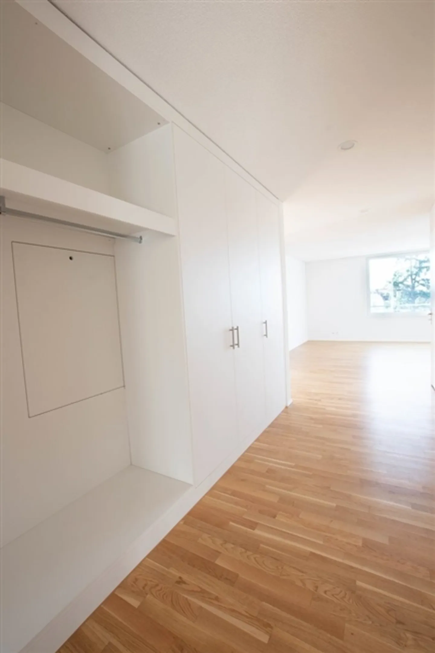 Modern 2.5-room apartment with balcony at the train station in Lyss - Photo 6 of 10