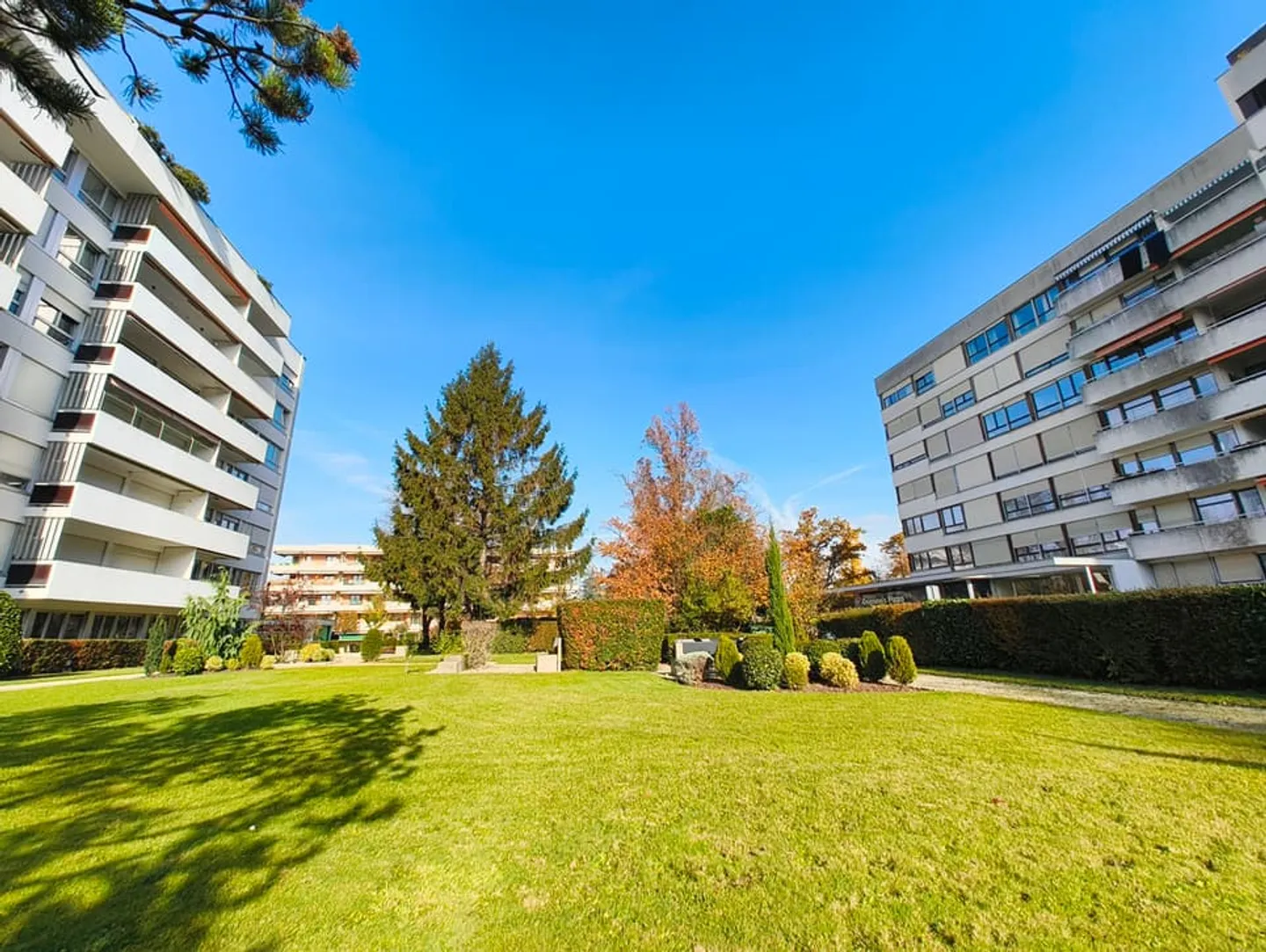 Charmante Wohnung im Dachgeschoss mit 2 Terrassen - Foto 2 von 12