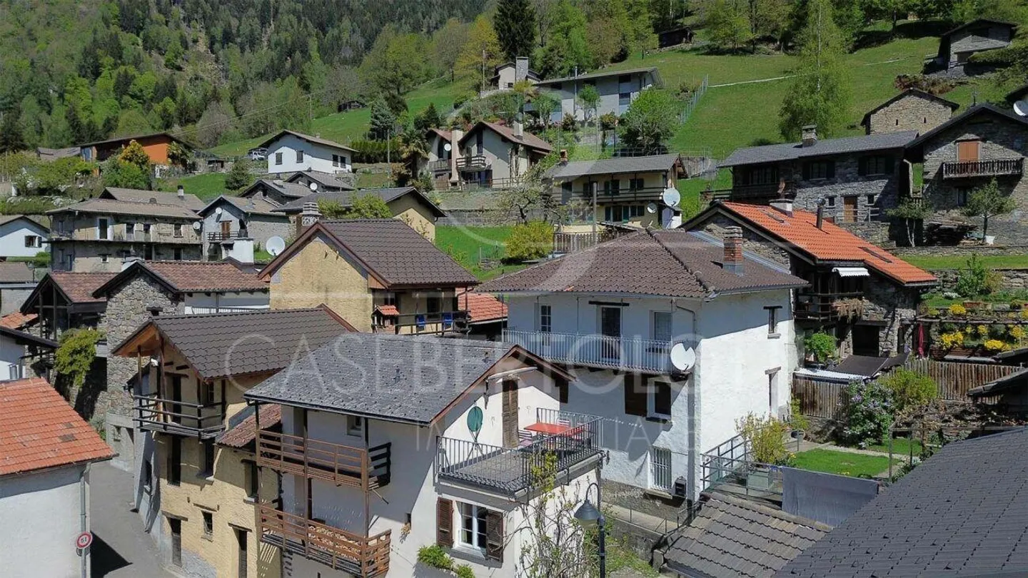 Charming House in Valle Morobbia - Photo 3 of 9