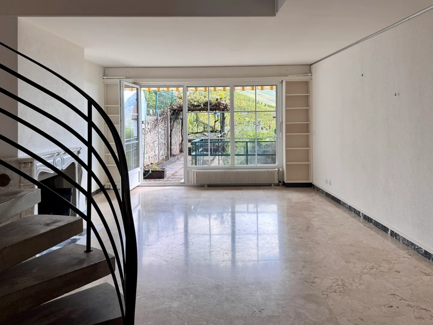 4.5 Room House - Photo 3 of 11