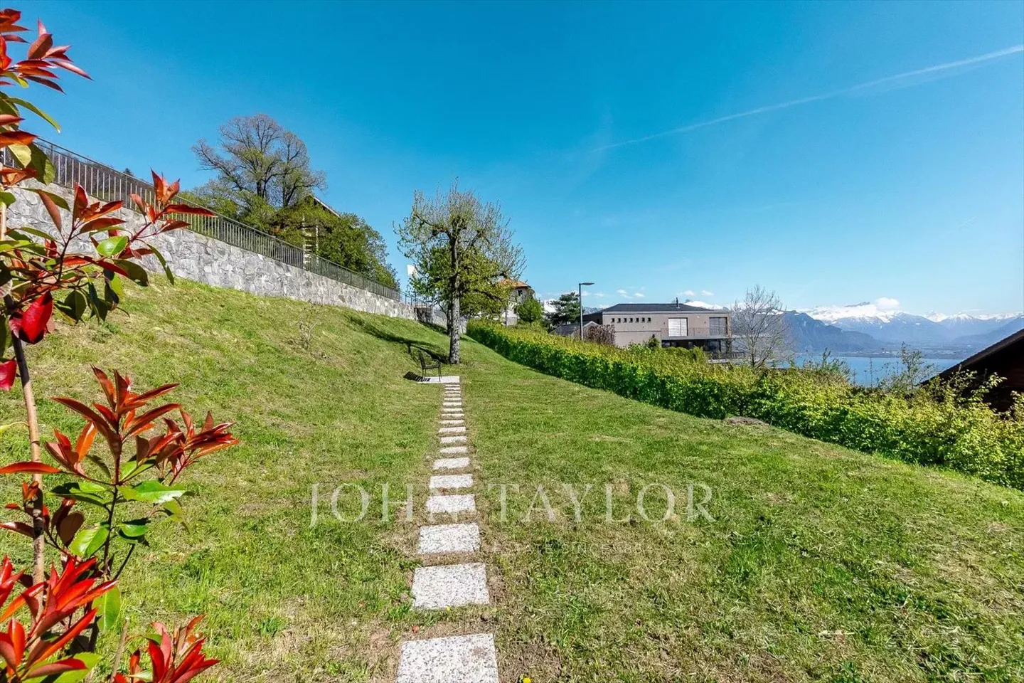 ASSOLUTO RELAX: Bellissimo chalet ristrutturato a pochi minuti da Vevey. - Foto 12 di 13