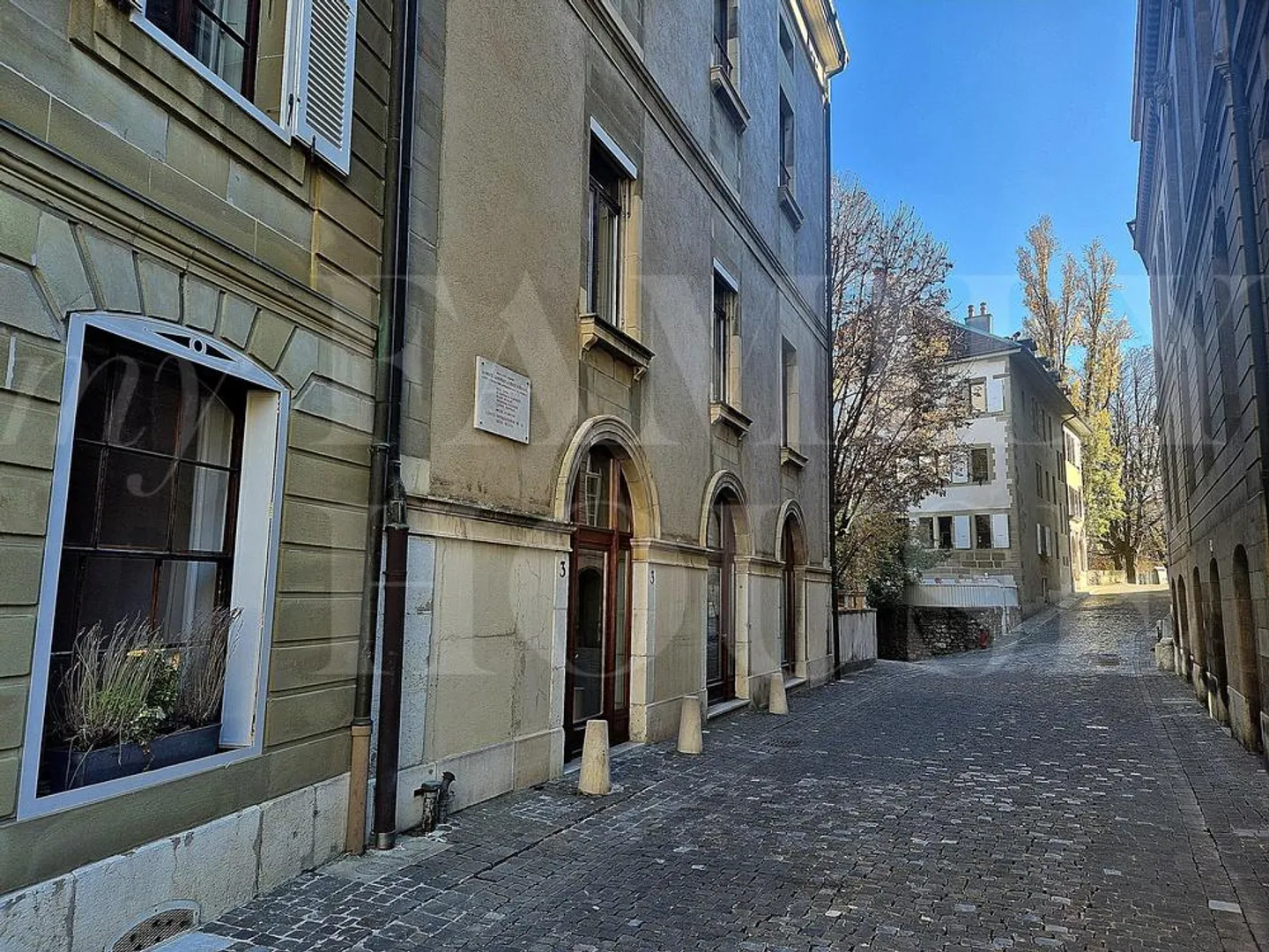 Charmant studio situé au pied de la Cathédrale Saint-Pierre - Photo 2 sur 2