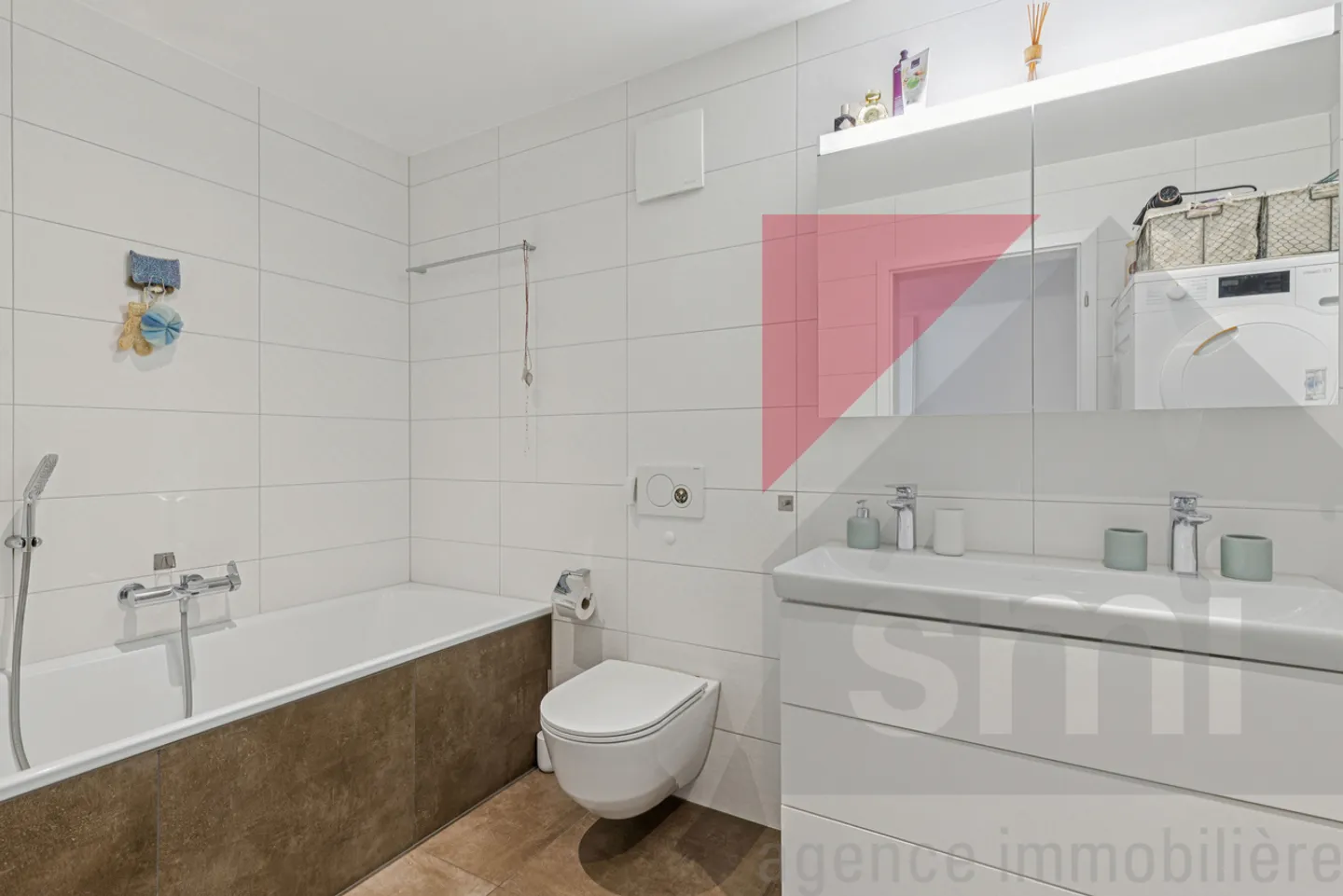 Magnifique appartement avec terrasse directement au bord du lac et des Préalpes - Photo 15 sur 18