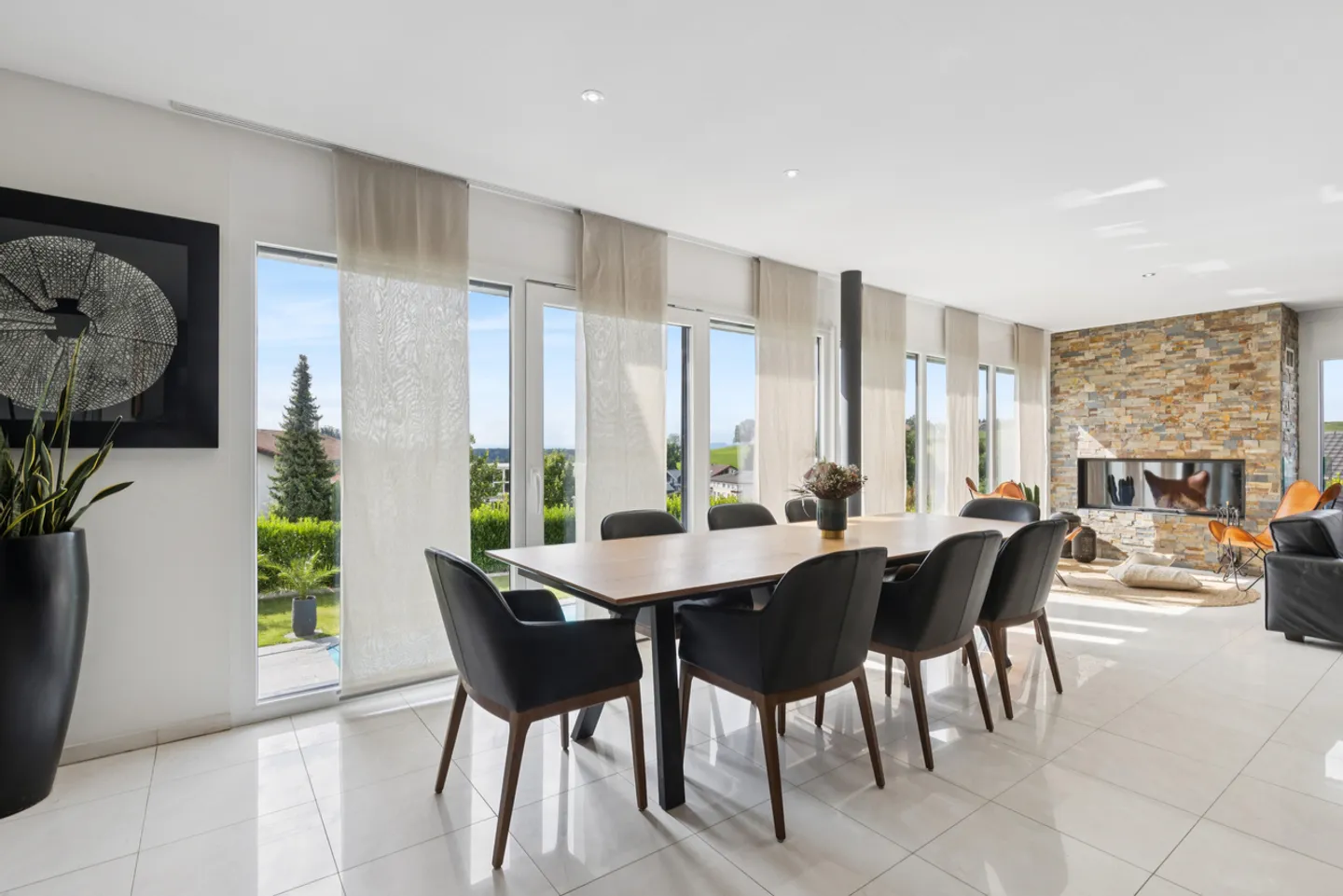 Family villa with separate apartment - Photo 4 of 11