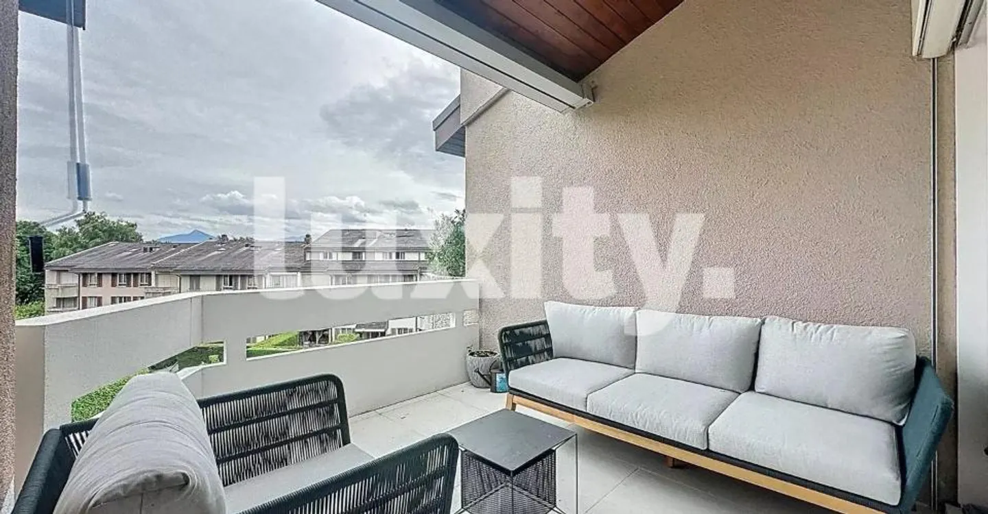 Family Apartment in Cologny - Photo 1 of 5