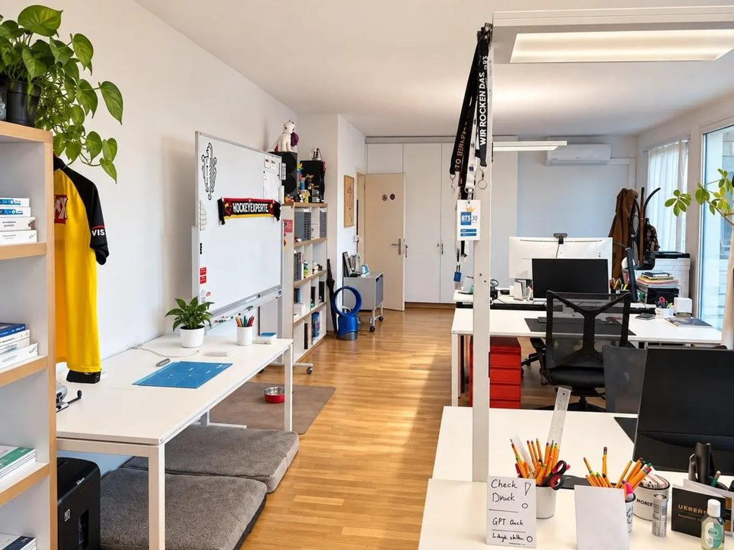 Espace de bureau moderne avec vue panoramique et grande terrasse - Photo 2 sur 12