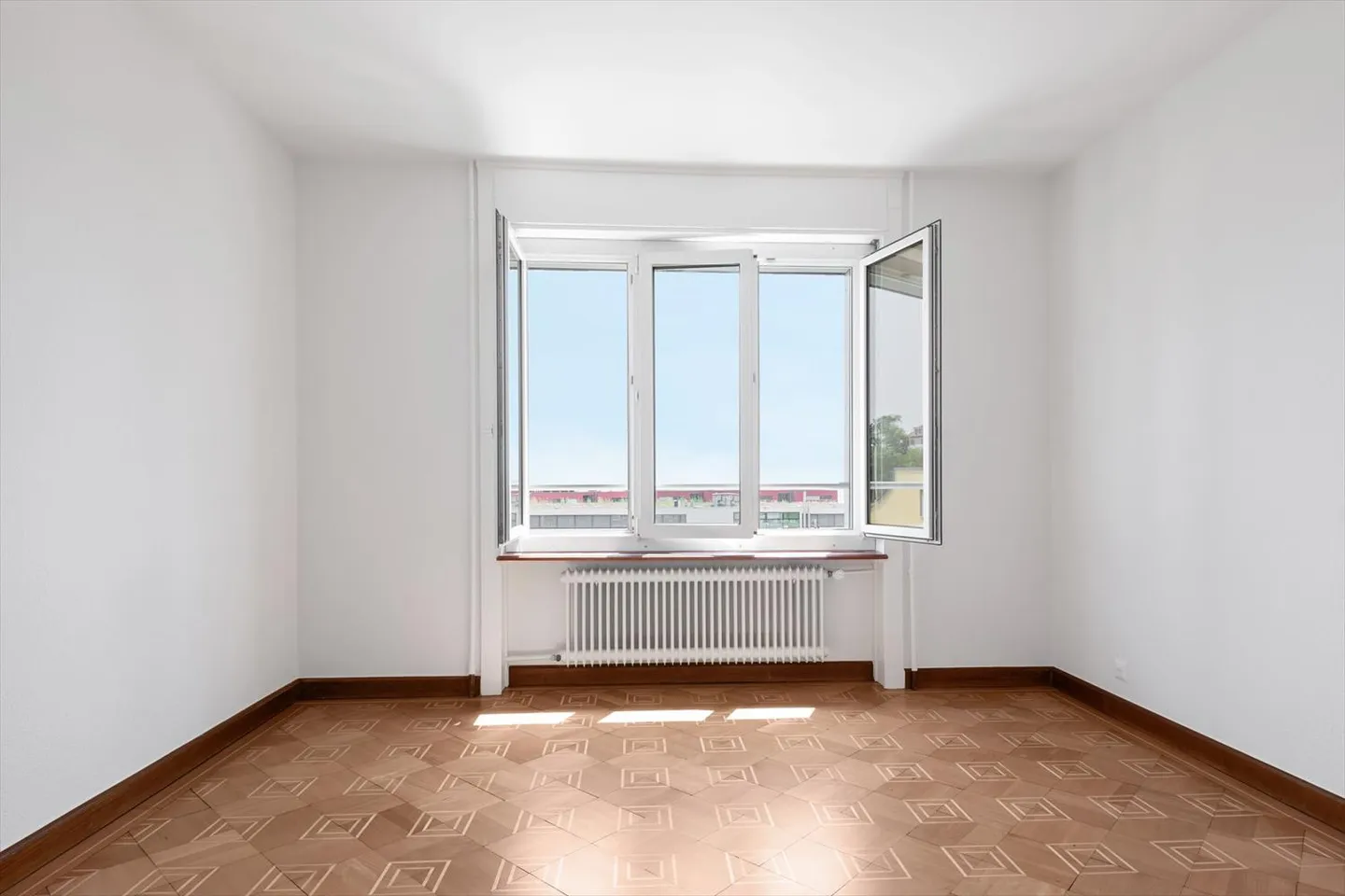 Apartment for rent - Photo 4 of 6