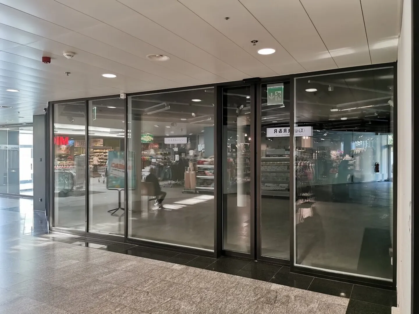 Spazio di vendita / negozio attraente in affitto nel cuore di Olten - Foto 2 di 7