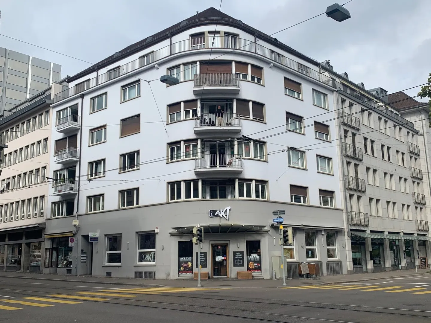 Appartement spacieux de 5 pièces dans un emplacement central à Zurich - Photo 1 sur 13