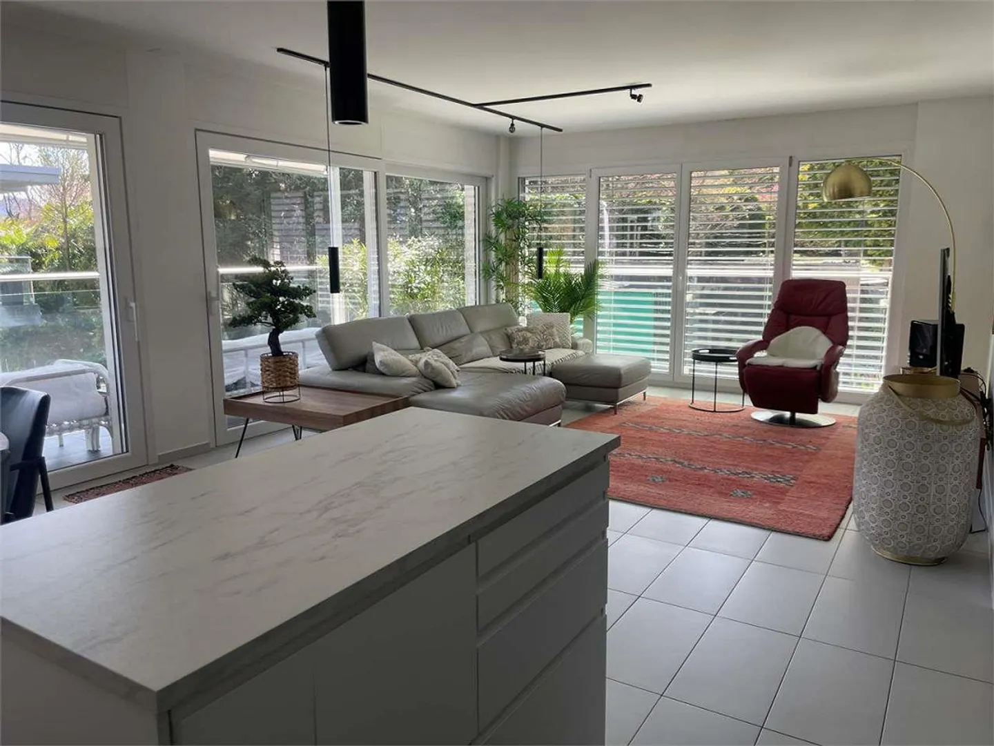 Modern prestigious residence with large terrace and double services in Ver - Photo 1 of 10