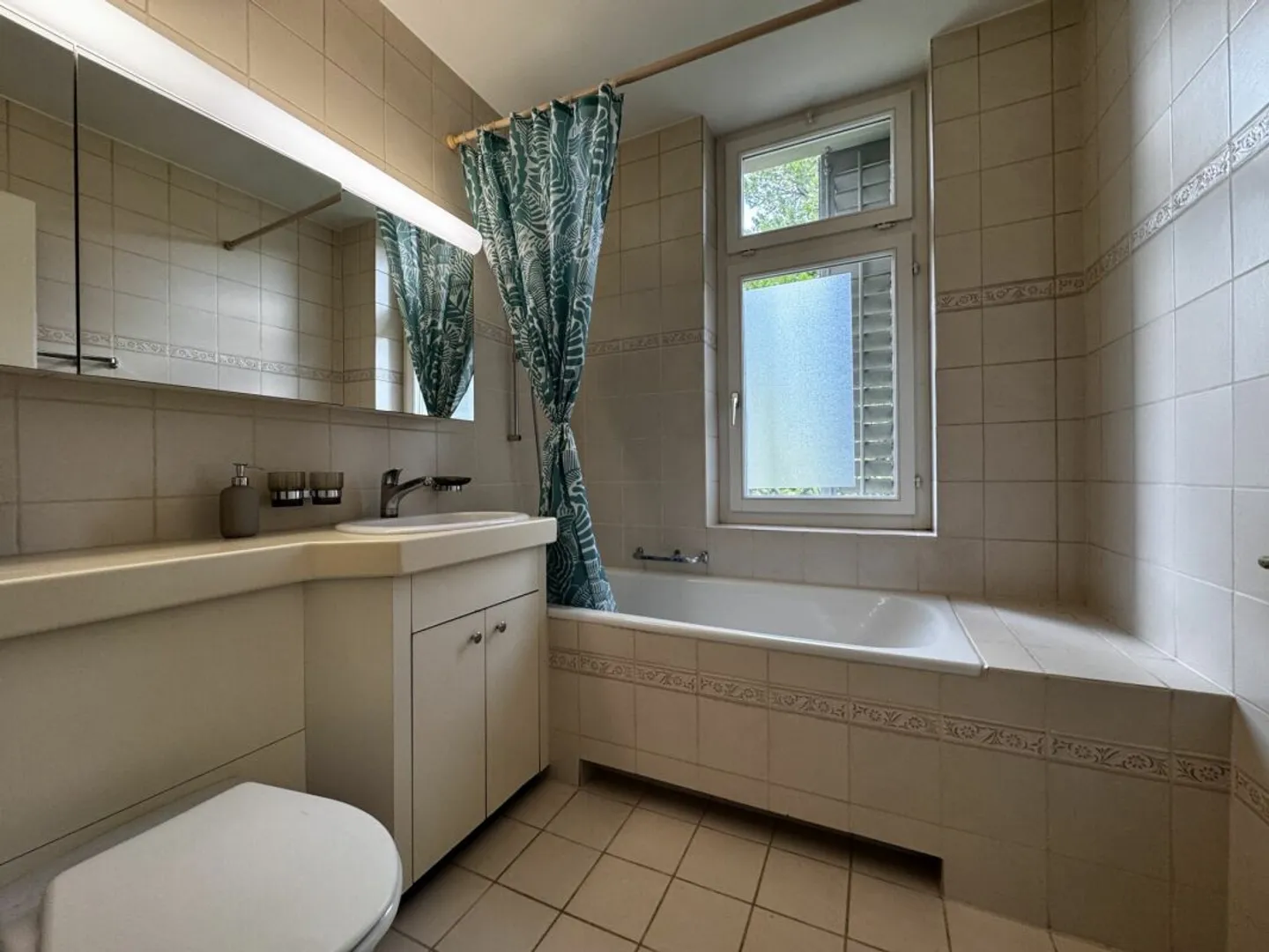 Gently renovated Art Nouveau apartment - Photo 8 of 10