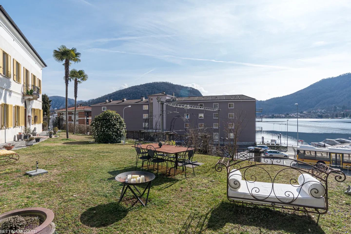 Prestigious 19th Century Villa Borghese with Lake View in Ponte Tresa - Photo 6 of 27