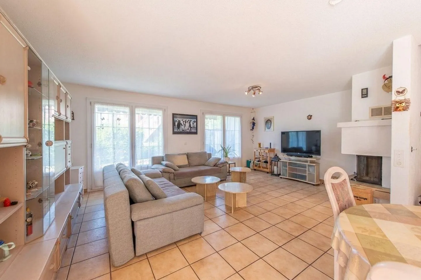 A Home to Arrive: Well-Maintained End Townhouse with Garden and W... - Photo 2 of 13