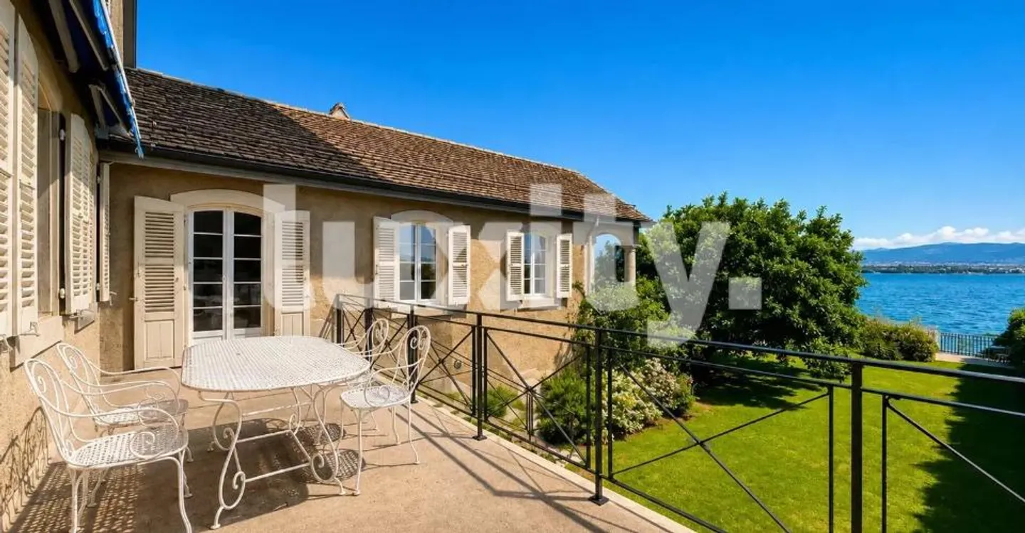 Villa Elegante a Lago - Foto 1 di 6