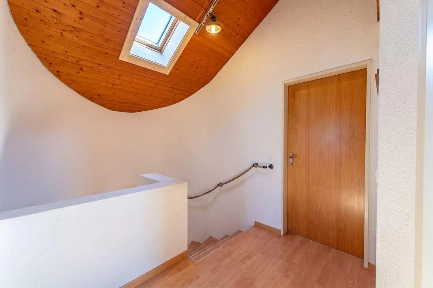 A Home to Arrive: Well-Maintained End Townhouse with Garden and W... - Photo 8 of 13
