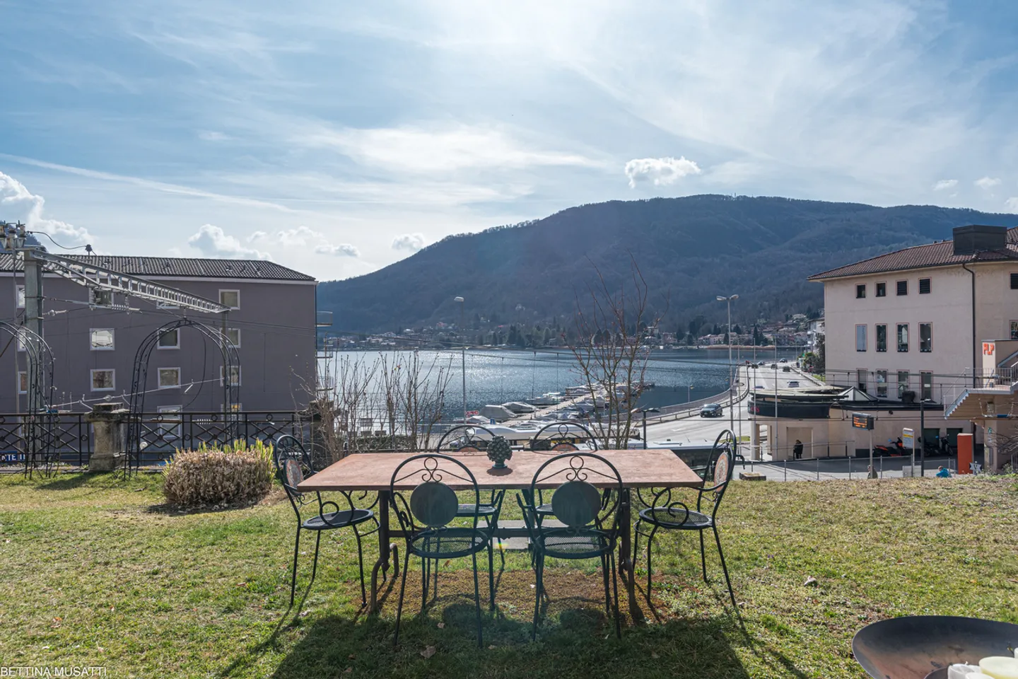 Prestigious 19th Century Villa Borghese with Lake View in Ponte Tresa - Photo 26 of 27