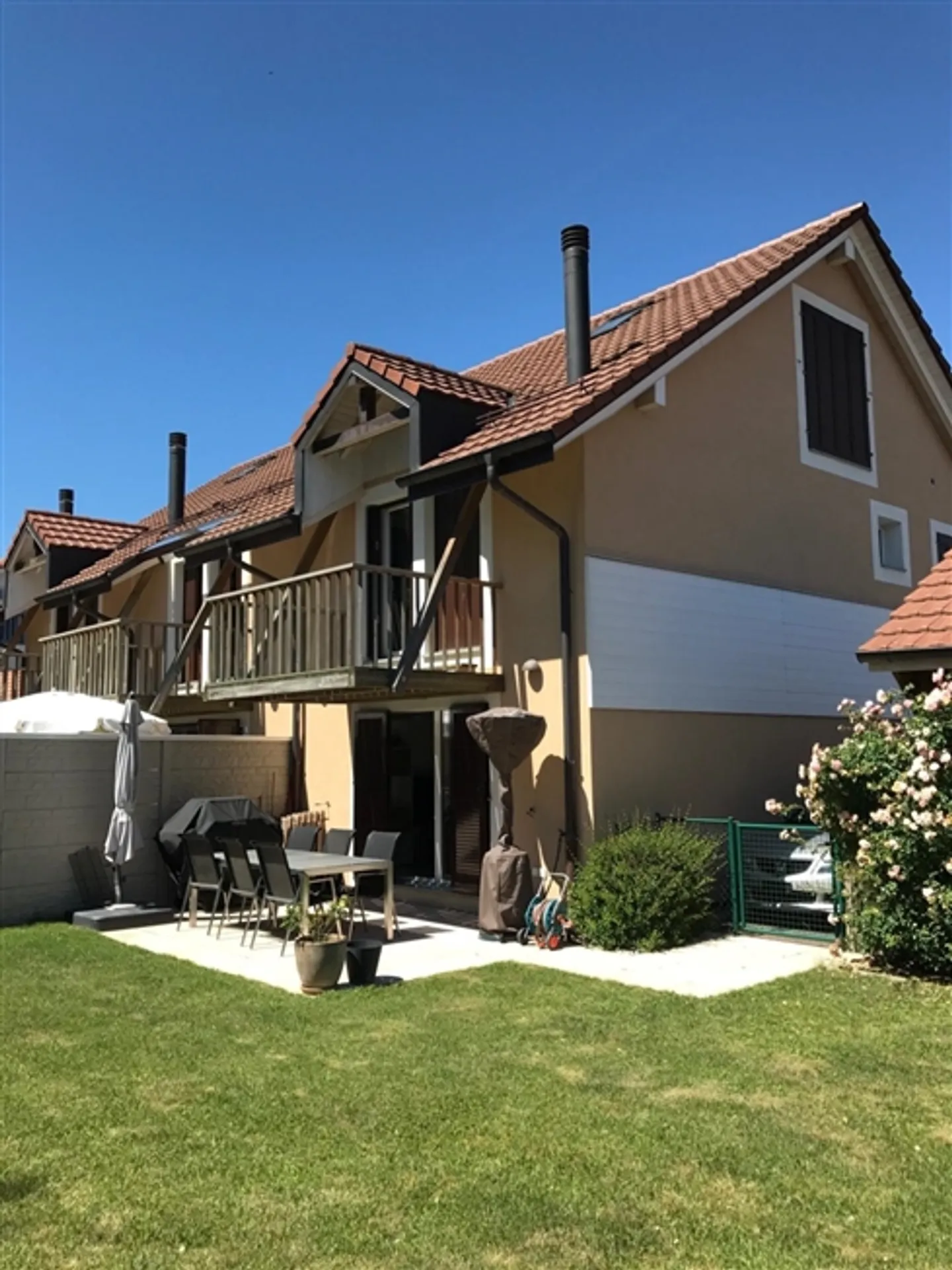 Bella villa adiacente di 5,5 stanze a Nyon - Foto 1 di 1