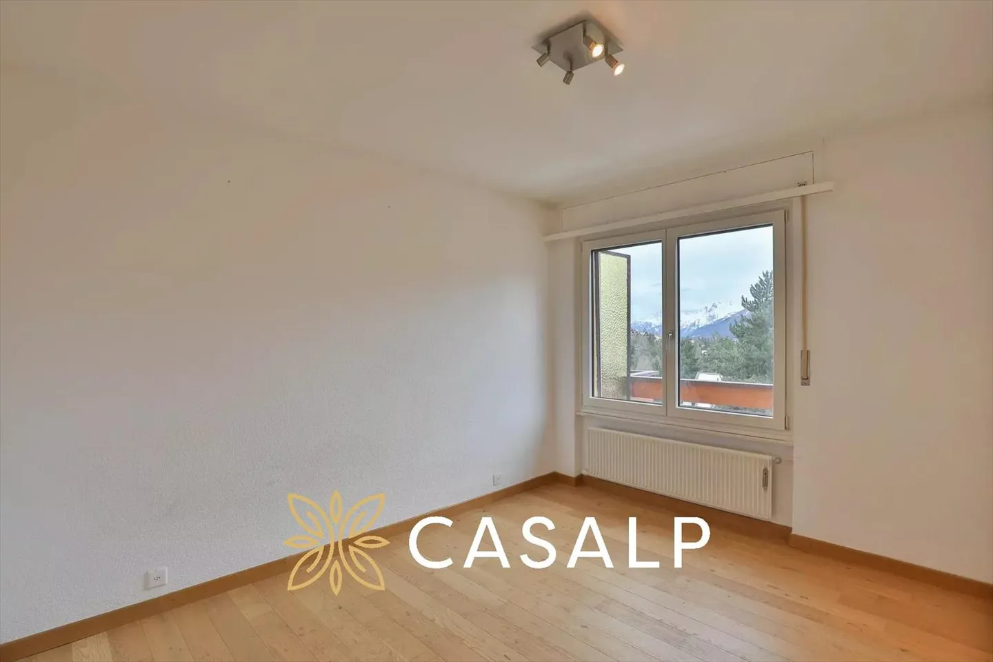 Dachgeschosswohnung mit 2.5 Zimmern und hellem Ambiente im Zentrum von Crans-Montana - Photo 9 sur 13