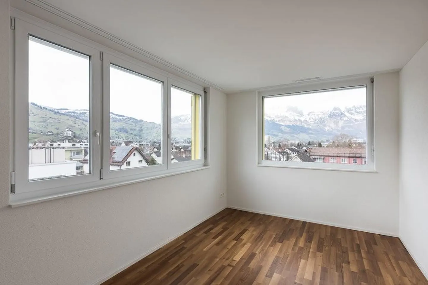 Your new home awaits - central, quiet and modern - Photo 3 of 11