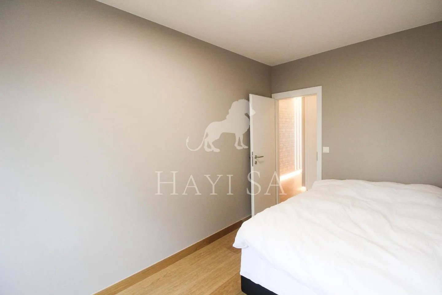 Luxurious 125m2 apartment with balcony and dominant view - Photo 8 of 10