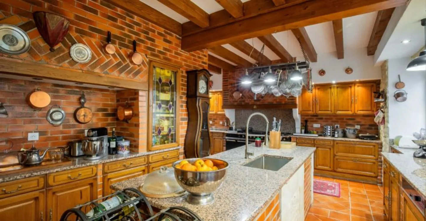 Guaranteed heartthrob for this exceptional house in Hagenbach, France! - Photo 4 of 10