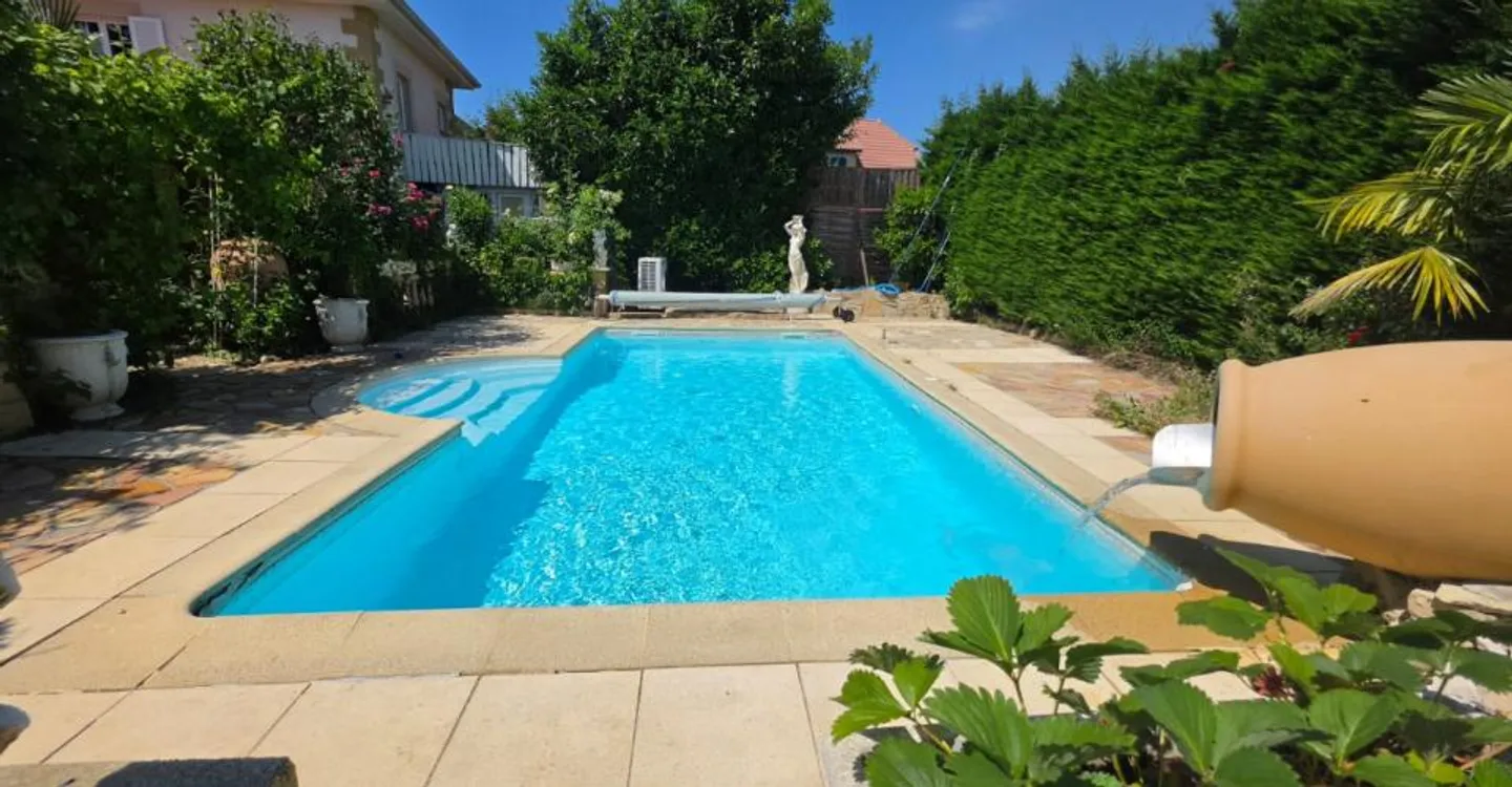 Guaranteed heartthrob for this exceptional house in Hagenbach, France! - Photo 5 of 10