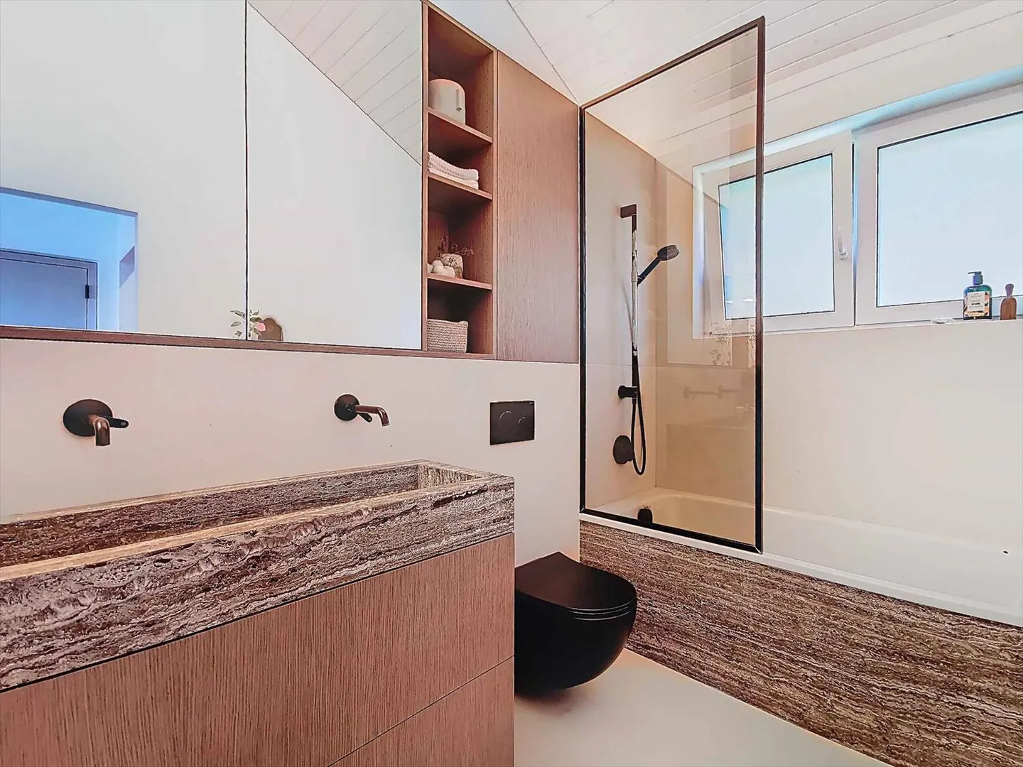 Ideale per una famiglia! Villa contemporanea con vista mozzafiato - Foto 8 di 10