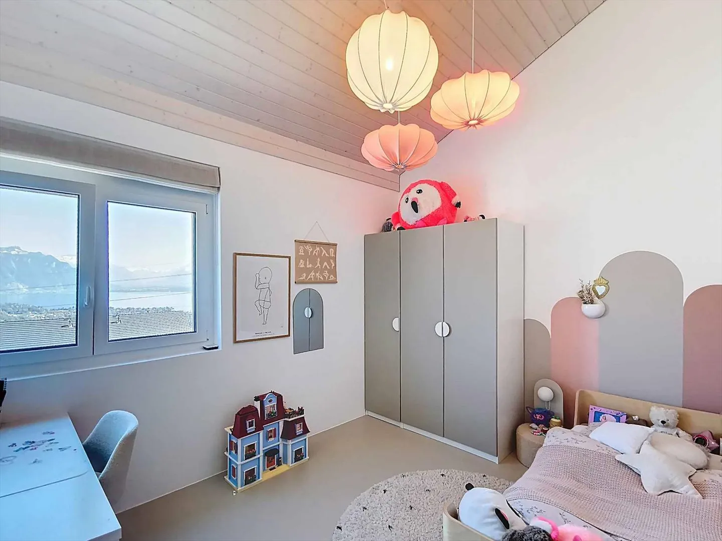 Ideale per una famiglia! Villa contemporanea con vista mozzafiato - Foto 9 di 10